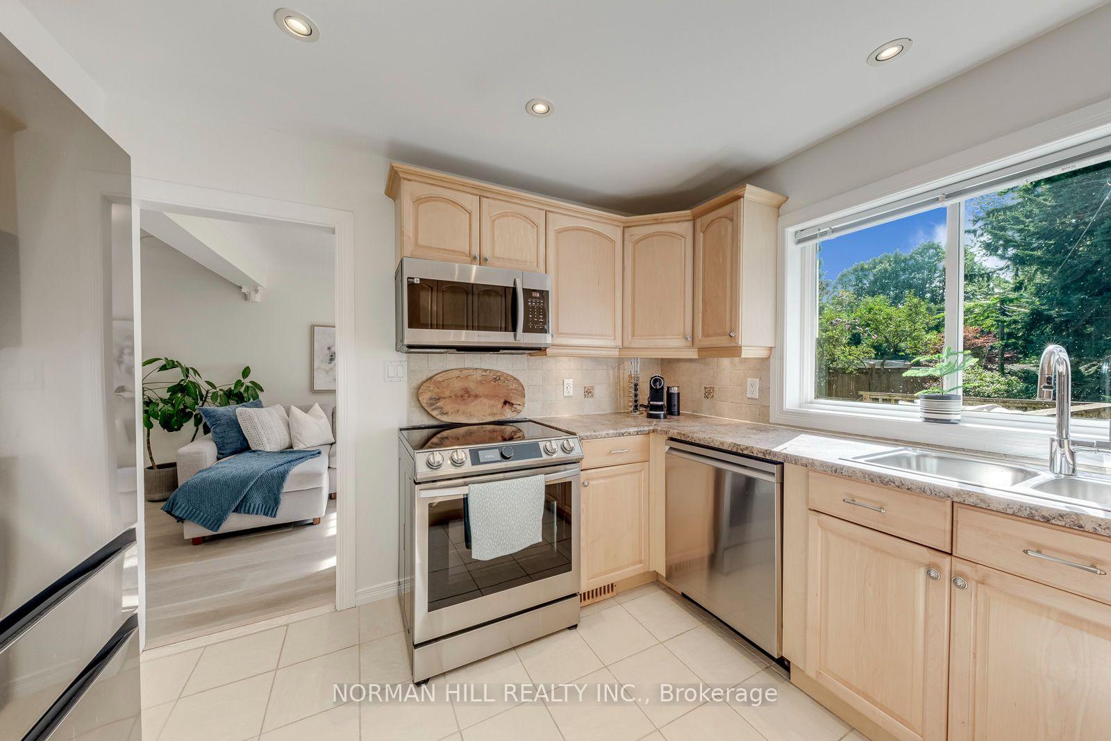Photo 20 of 2180 Caroline Street, Burlington, Brant — HOMEH