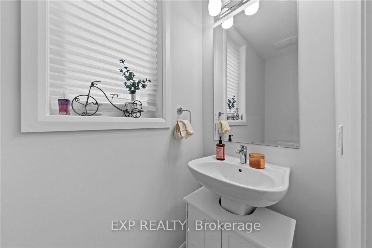 Photo 4 of 722 Fairline Row, Ottawa, Kanata - Emerald Meadows/Trailwest — HOMEH