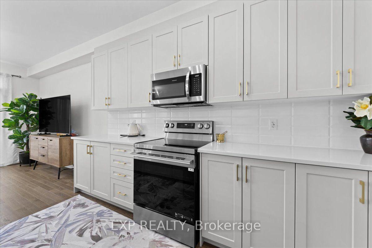 Photo 6 of 722 Fairline Row, Ottawa, Kanata - Emerald Meadows/Trailwest — HOMEH