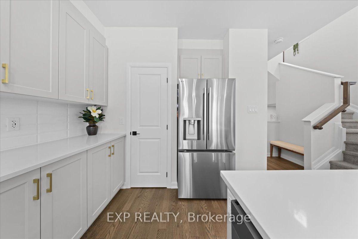 Photo 8 of 722 Fairline Row, Ottawa, Kanata - Emerald Meadows/Trailwest — HOMEH