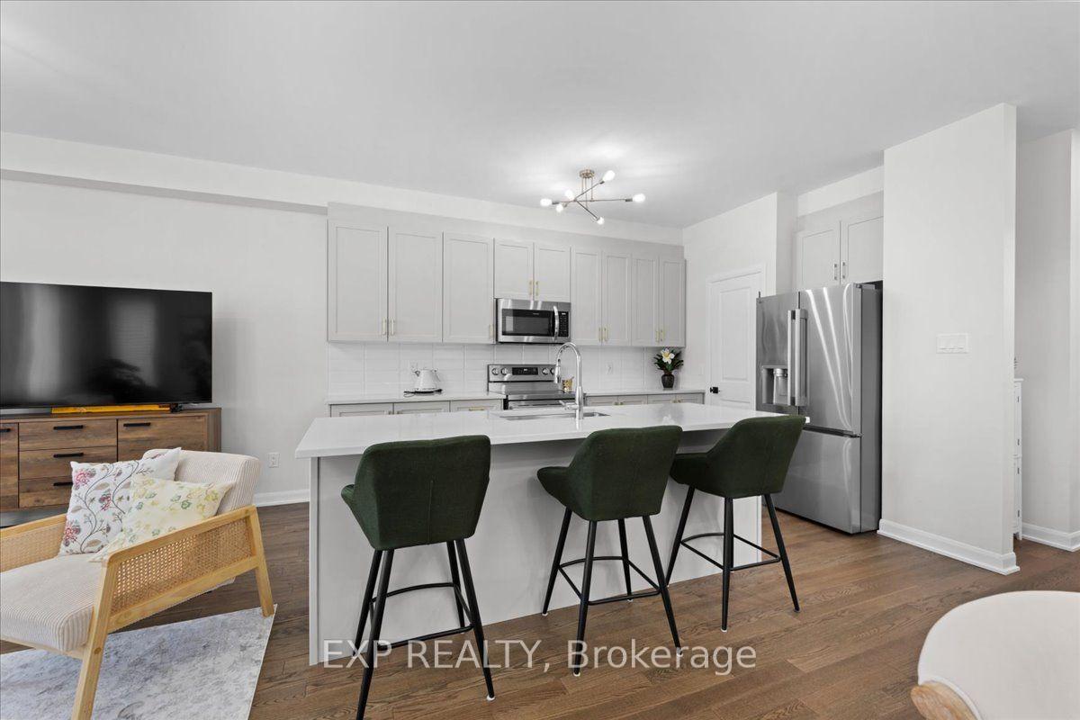 Photo 9 of 722 Fairline Row, Ottawa, Kanata - Emerald Meadows/Trailwest — HOMEH