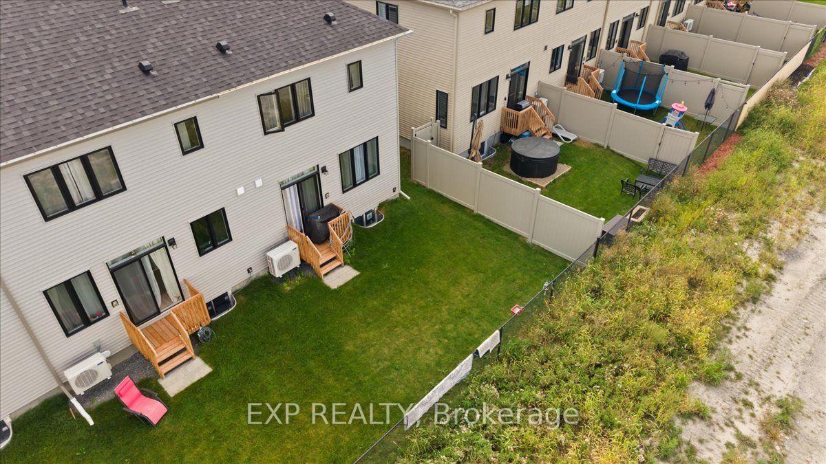 Photo 32 of 722 Fairline Row, Ottawa, Kanata - Emerald Meadows/Trailwest — HOMEH