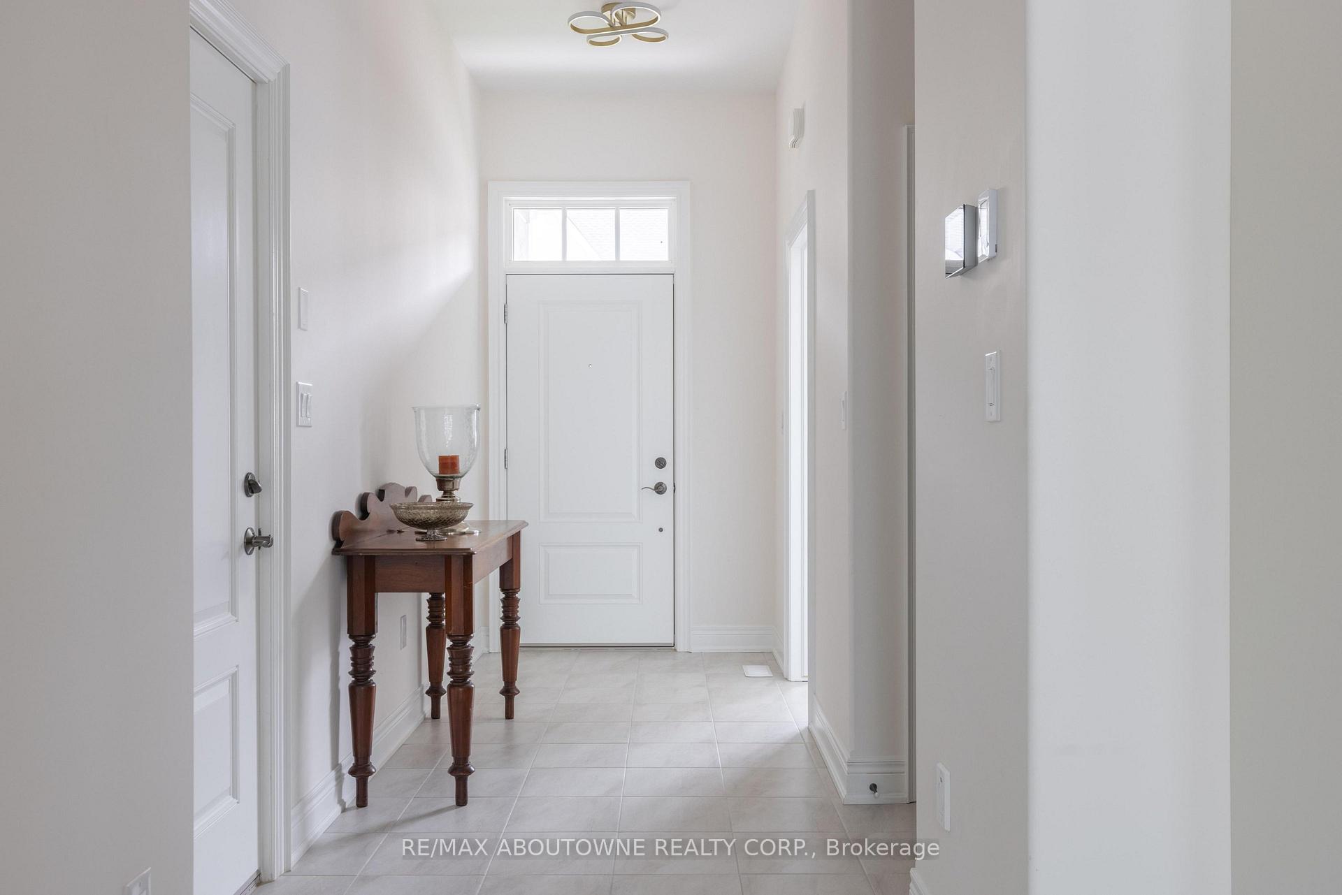 Photo 4 of 21 Sassafras Row, Fort Erie, Ridgeway — HOMEH