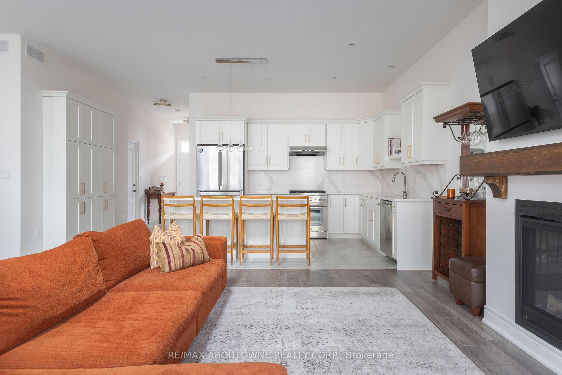 Photo 10 of 21 Sassafras Row, Fort Erie, Ridgeway — HOMEH