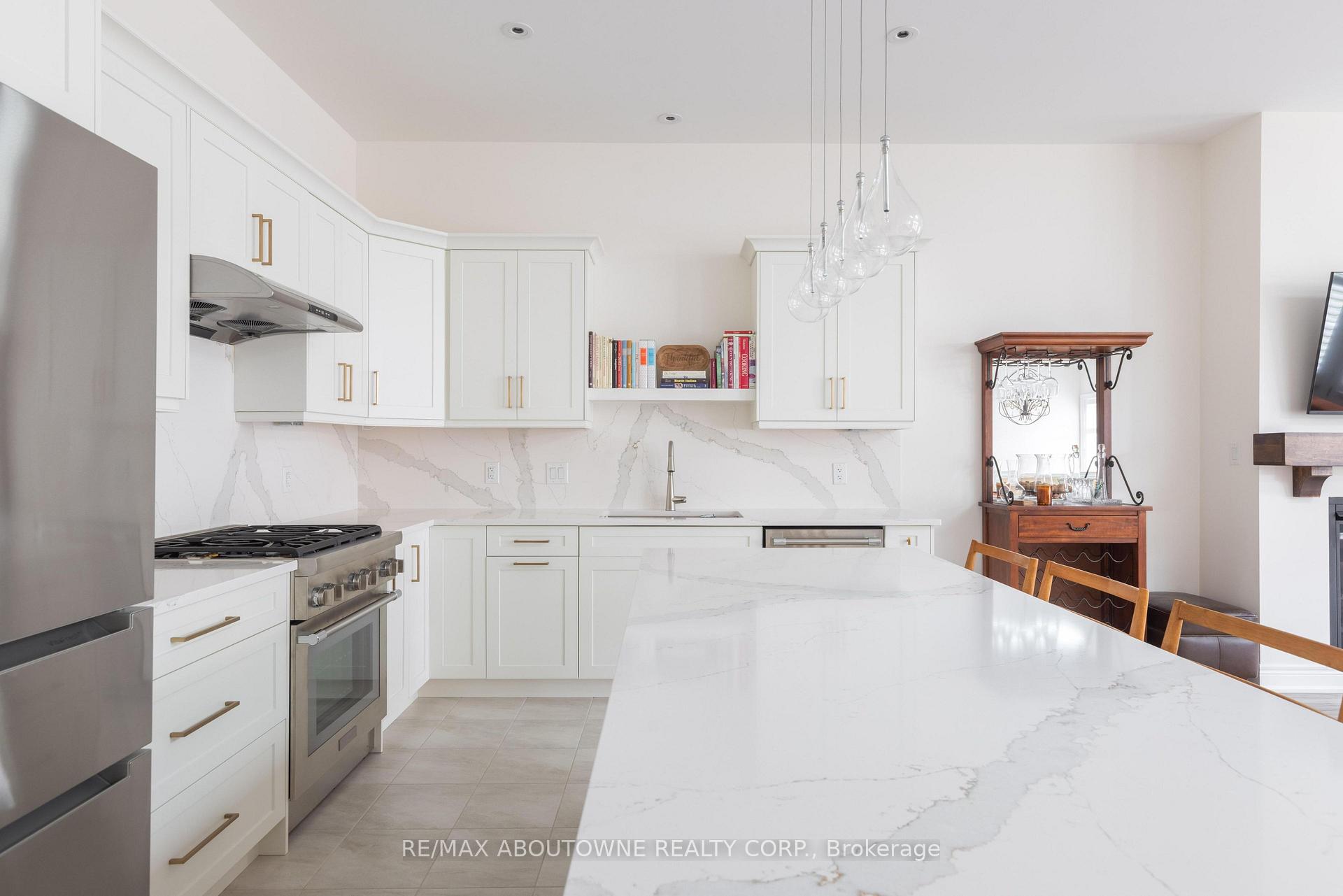 Photo 12 of 21 Sassafras Row, Fort Erie, Ridgeway — HOMEH