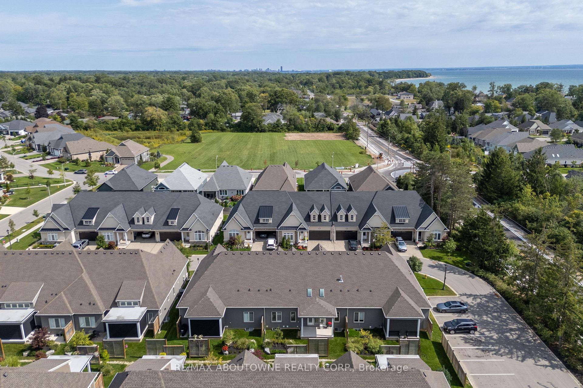 Photo 30 of 21 Sassafras Row, Fort Erie, Ridgeway — HOMEH