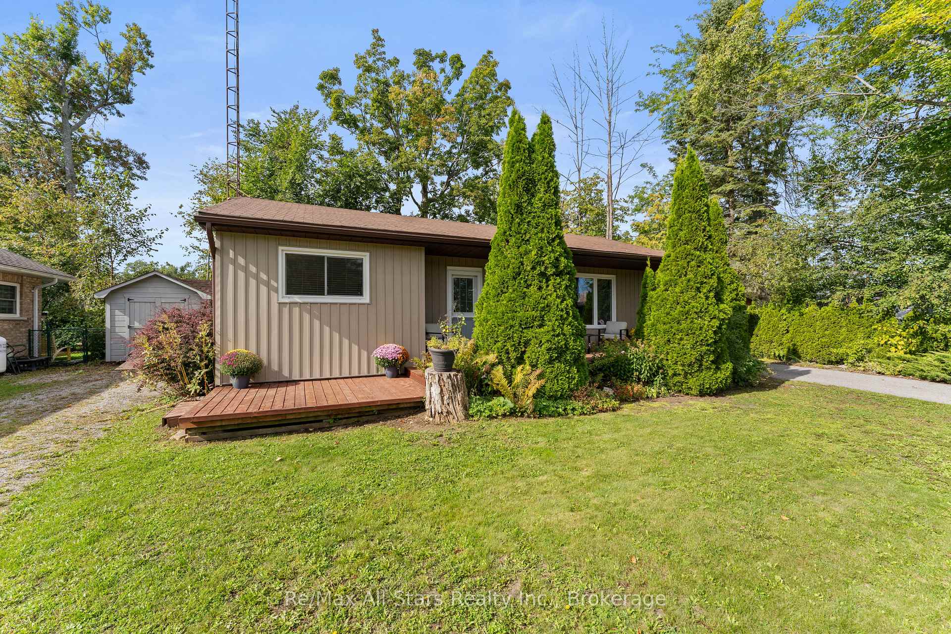 Photo 3 of 7 Lance Street, Kawartha Lakes, Bobcaygeon — HOMEH