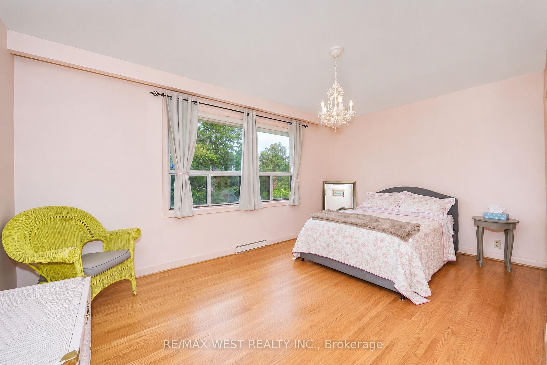 Photo 8 of 14 Model Avenue, North York, Clanton Park — HOMEH