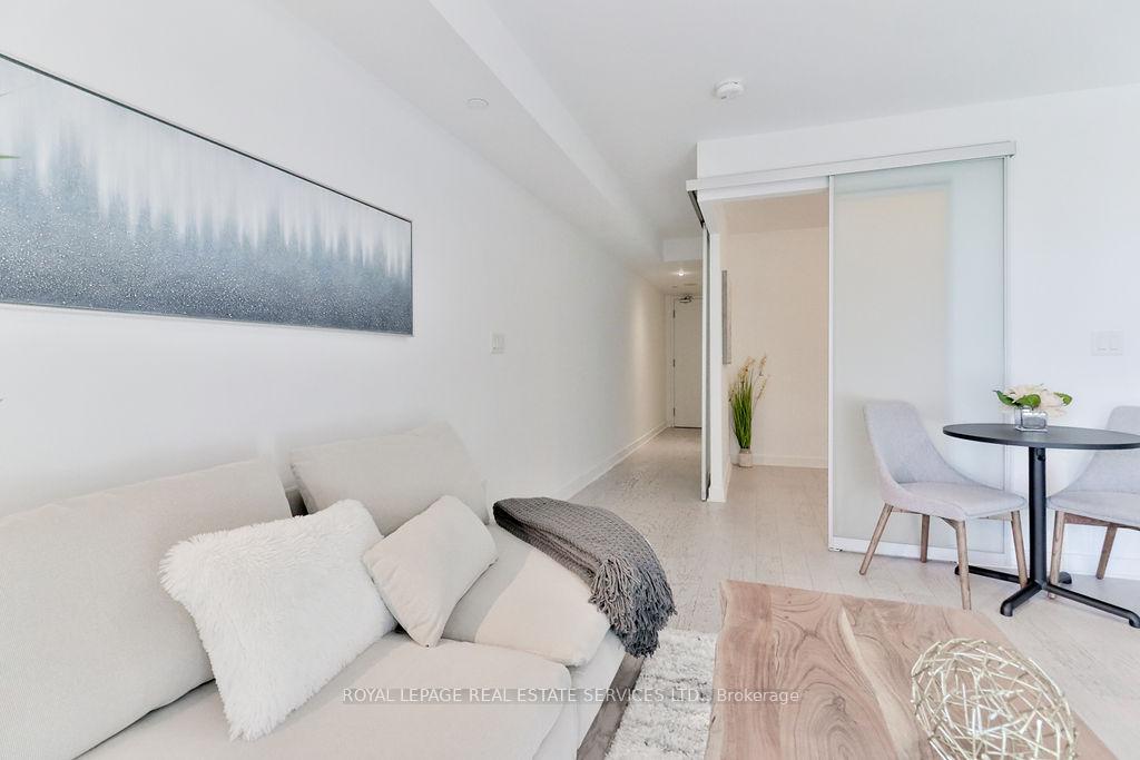 Photo 8 of Unit 908, 58 Orchard View Boulevard, Toronto, Yonge-Eglinton — HOMEH