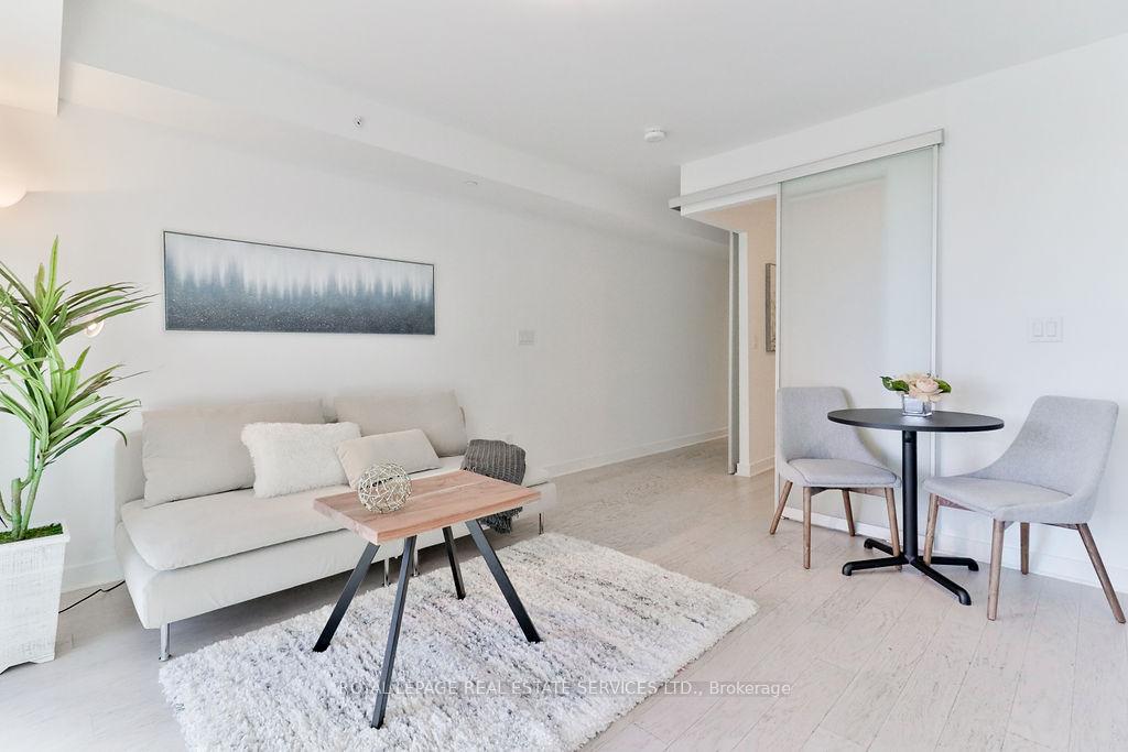 Photo 9 of Unit 908, 58 Orchard View Boulevard, Toronto, Yonge-Eglinton — HOMEH