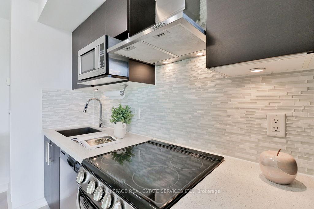 Photo 14 of Unit 908, 58 Orchard View Boulevard, Toronto, Yonge-Eglinton — HOMEH