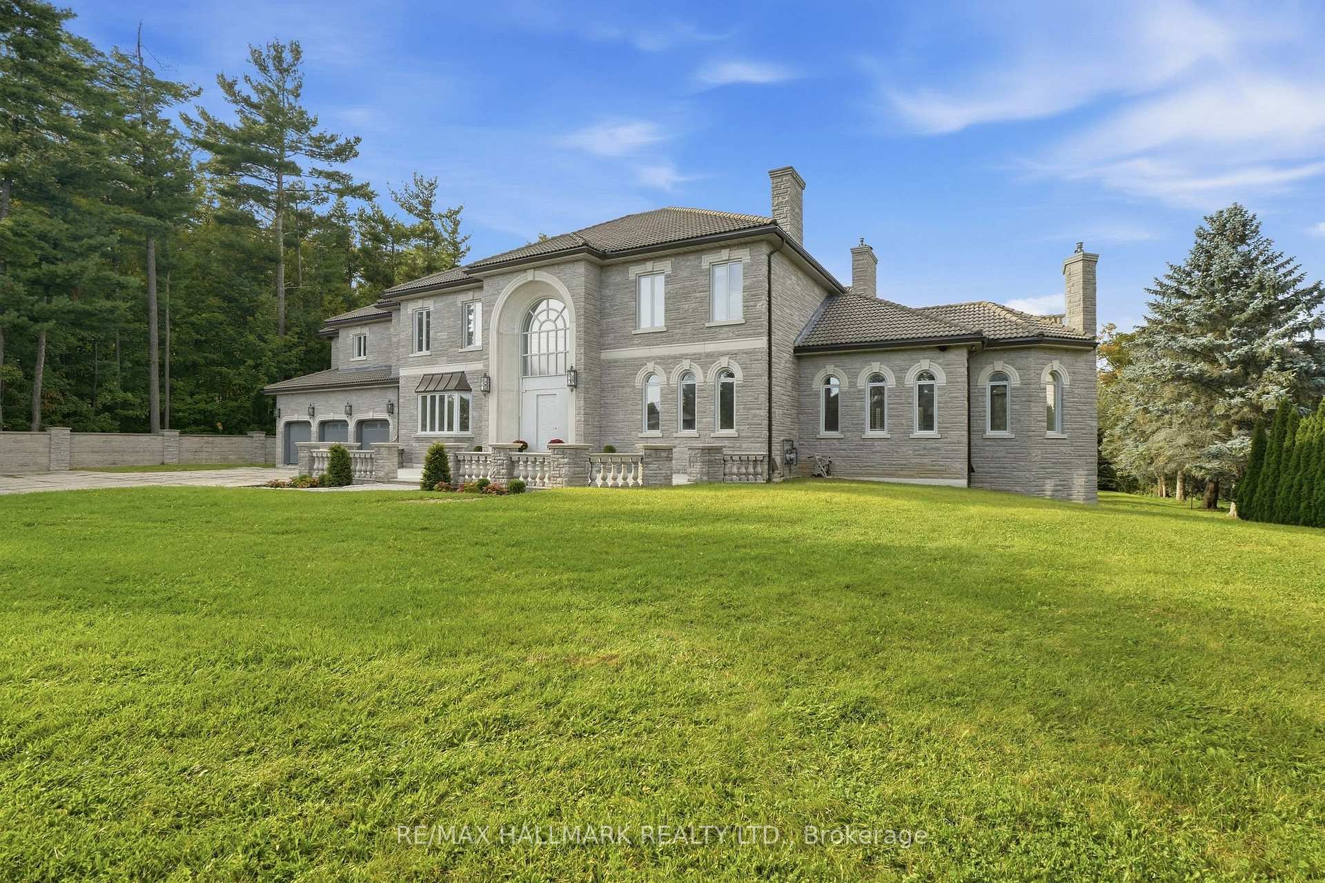 Photo 2 of 290 Tollendal Mill Road, Barrie, South Shore — HOMEH