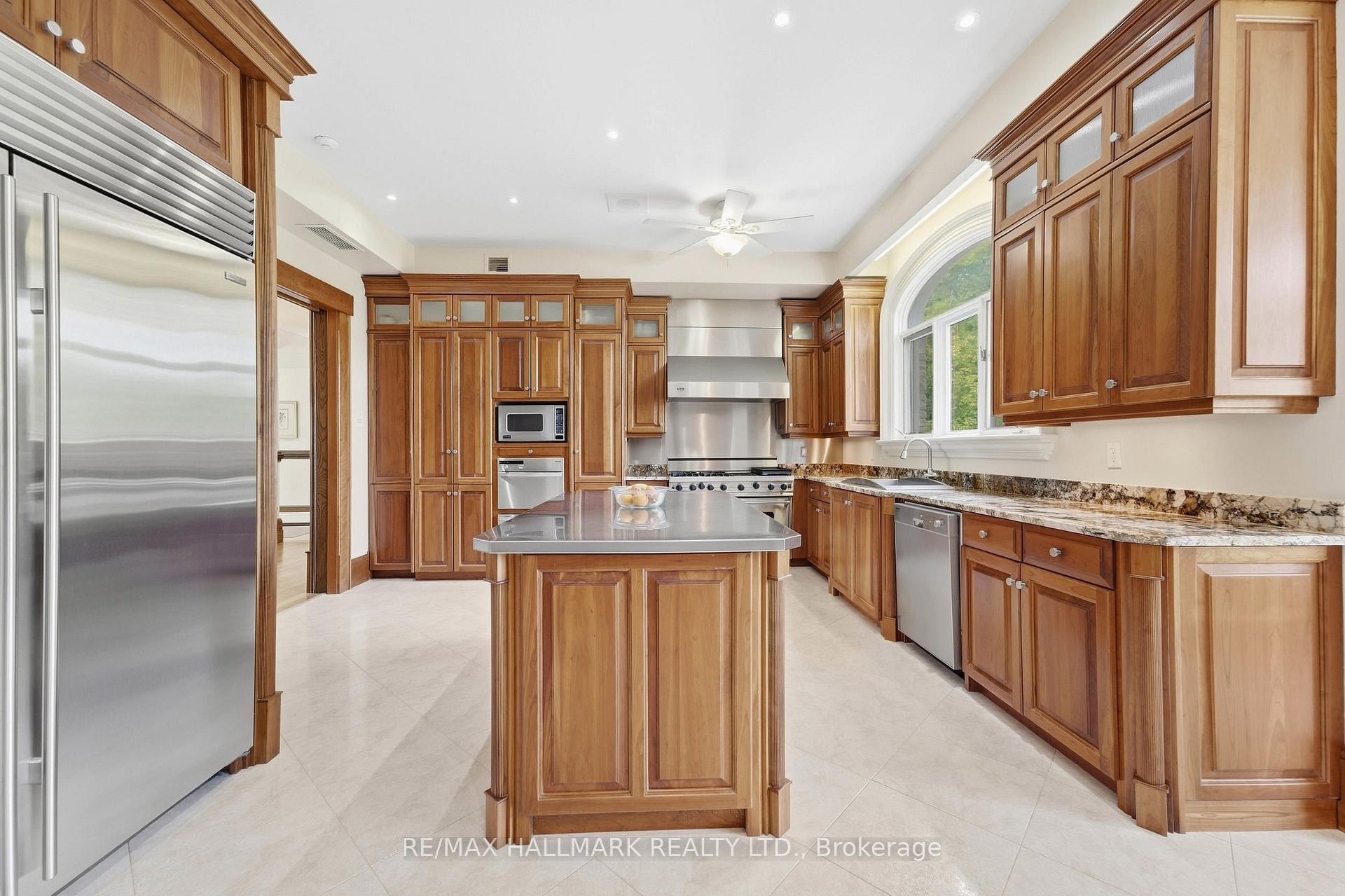 Photo 11 of 290 Tollendal Mill Road, Barrie, South Shore — HOMEH