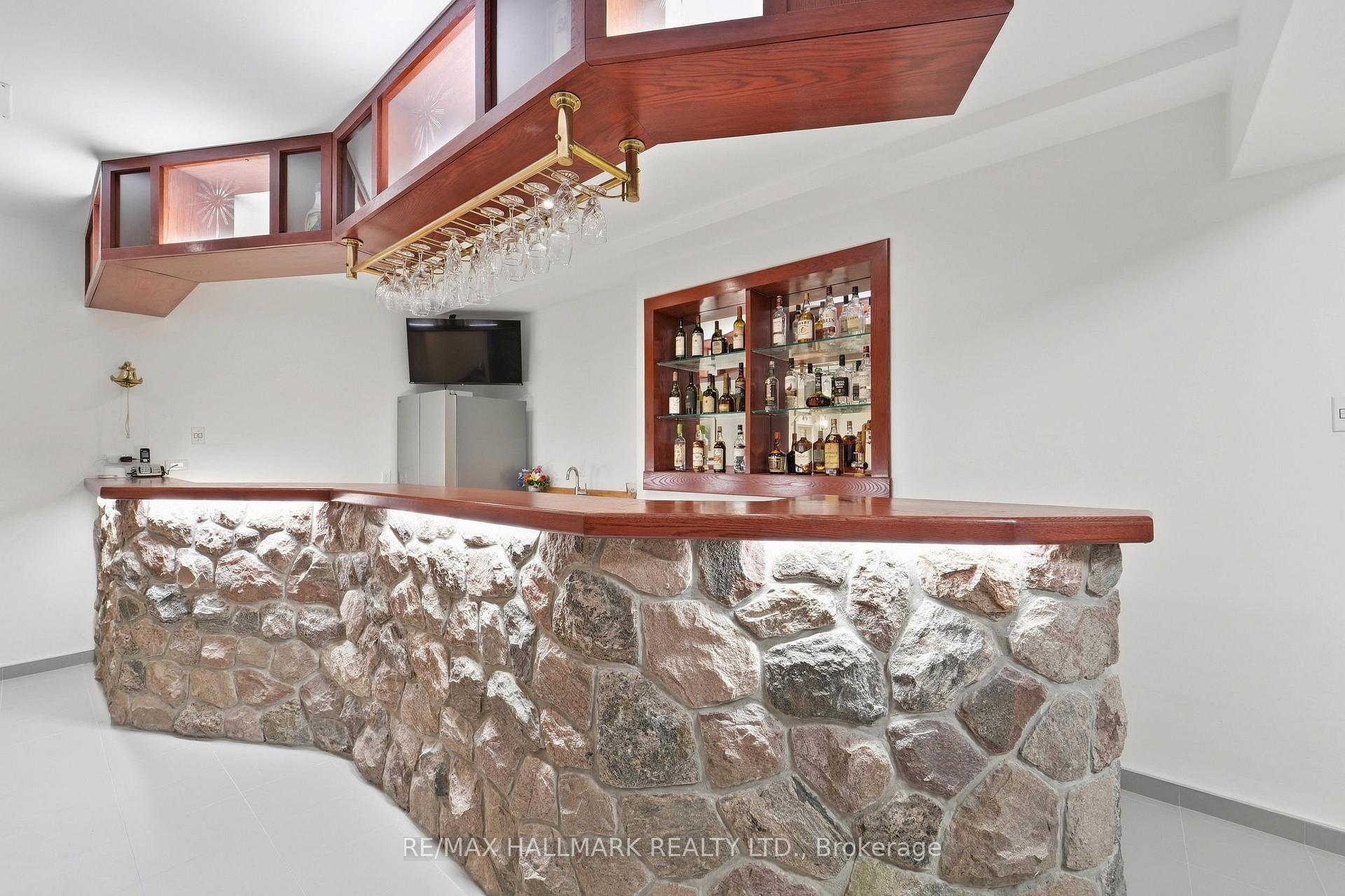 Photo 20 of 290 Tollendal Mill Road, Barrie, South Shore — HOMEH