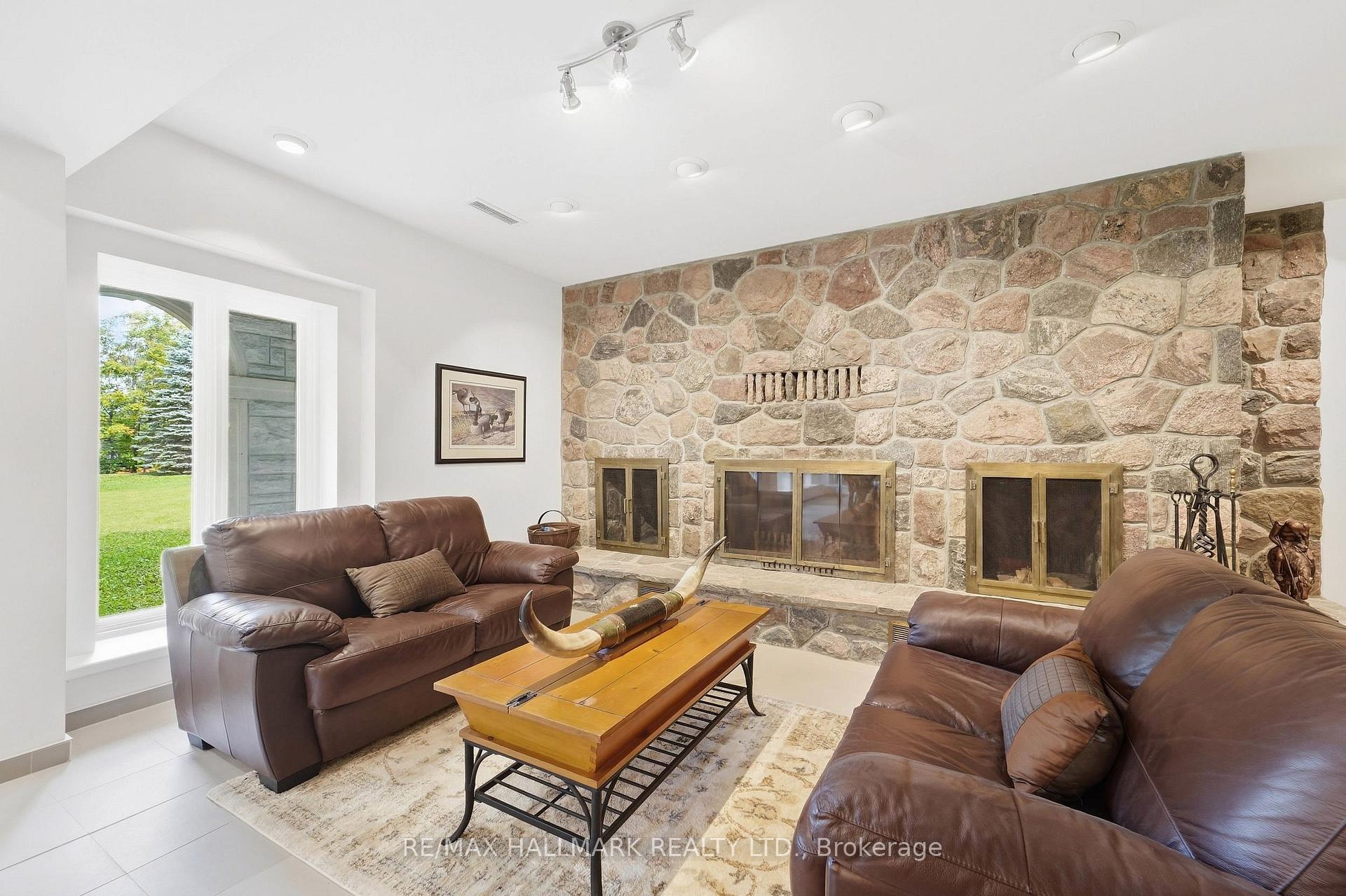 Photo 24 of 290 Tollendal Mill Road, Barrie, South Shore — HOMEH