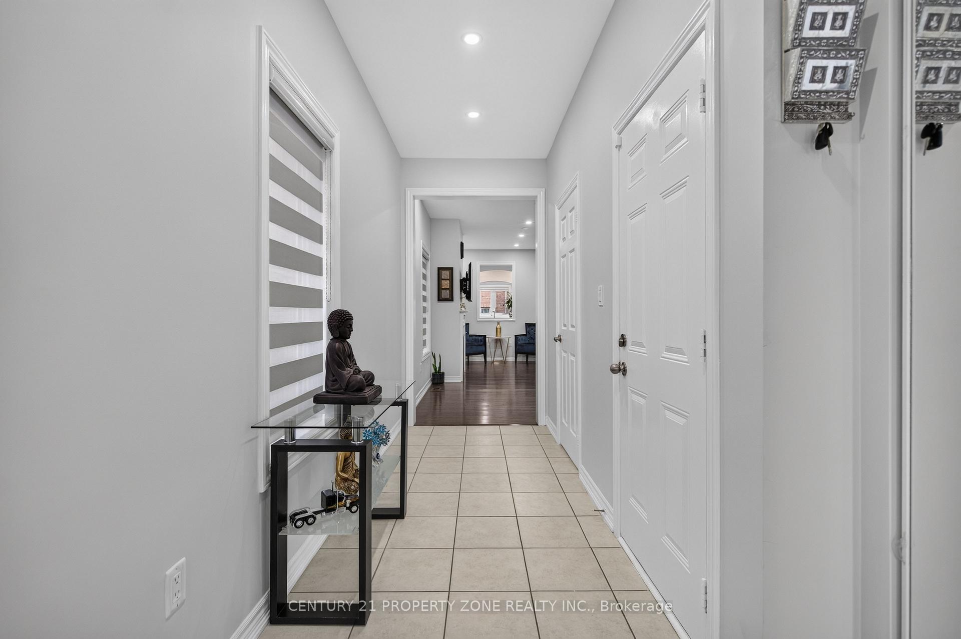 Photo 5 of 11 Selsdon Street, Brampton, Credit Valley — HOMEH