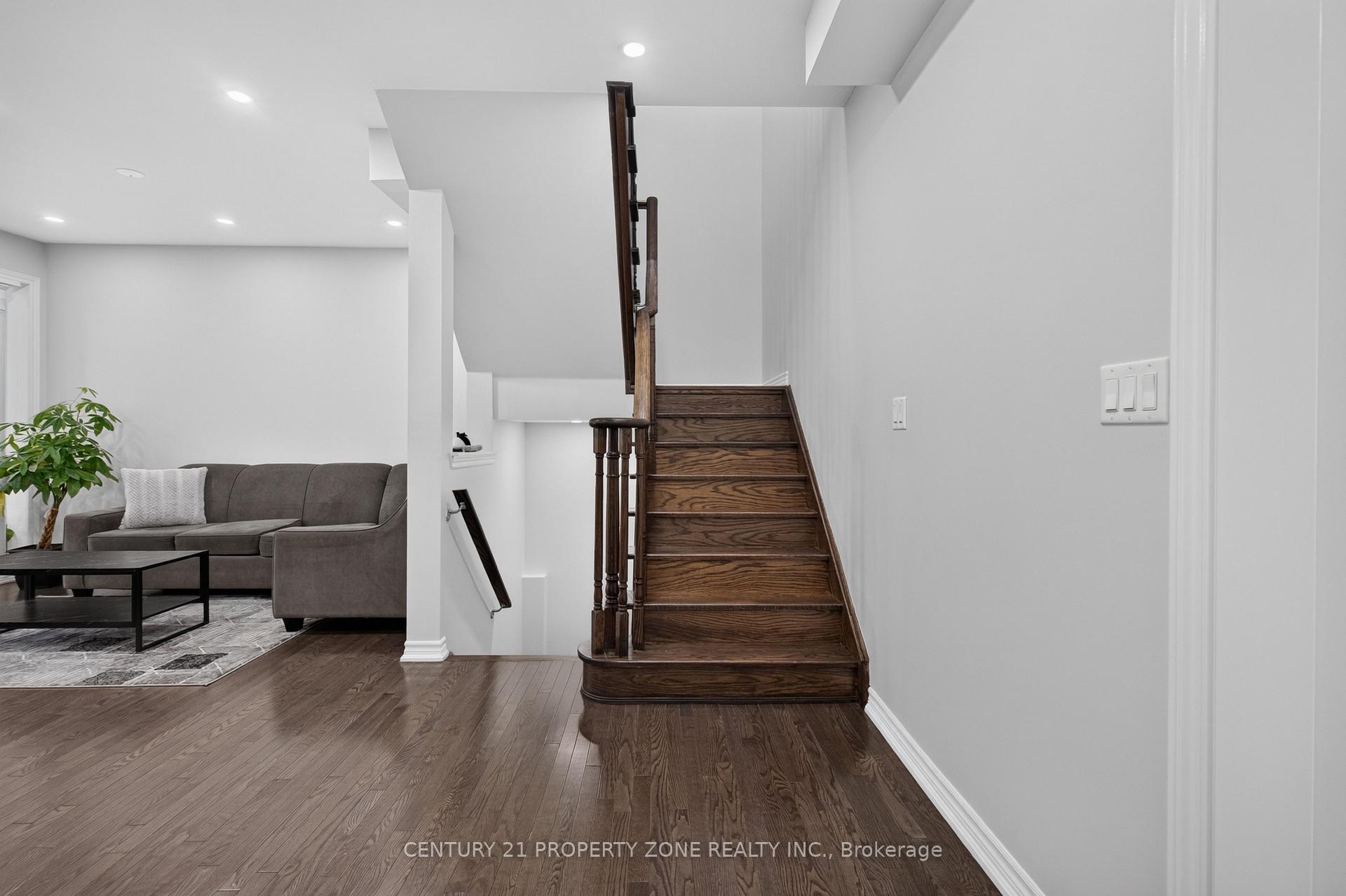 Photo 21 of 11 Selsdon Street, Brampton, Credit Valley — HOMEH