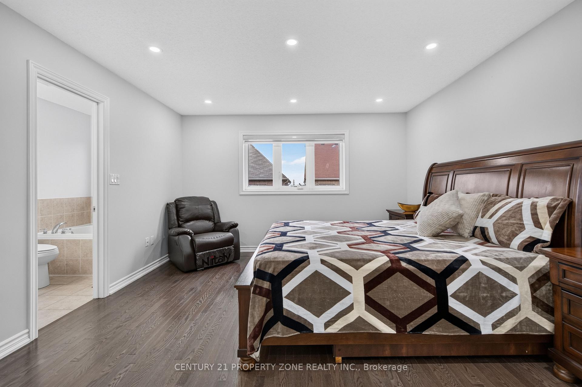 Photo 24 of 11 Selsdon Street, Brampton, Credit Valley — HOMEH