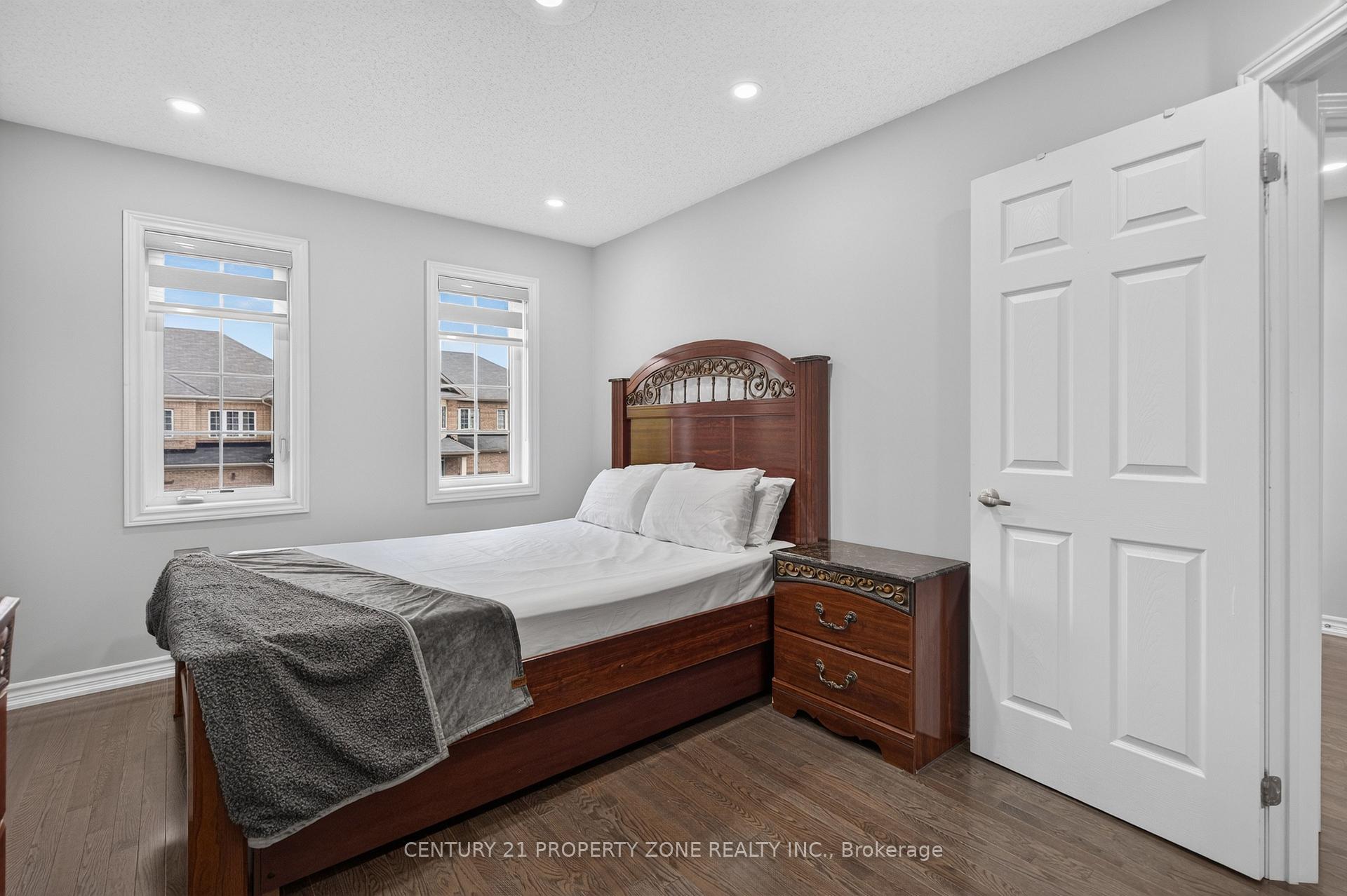Photo 32 of 11 Selsdon Street, Brampton, Credit Valley — HOMEH
