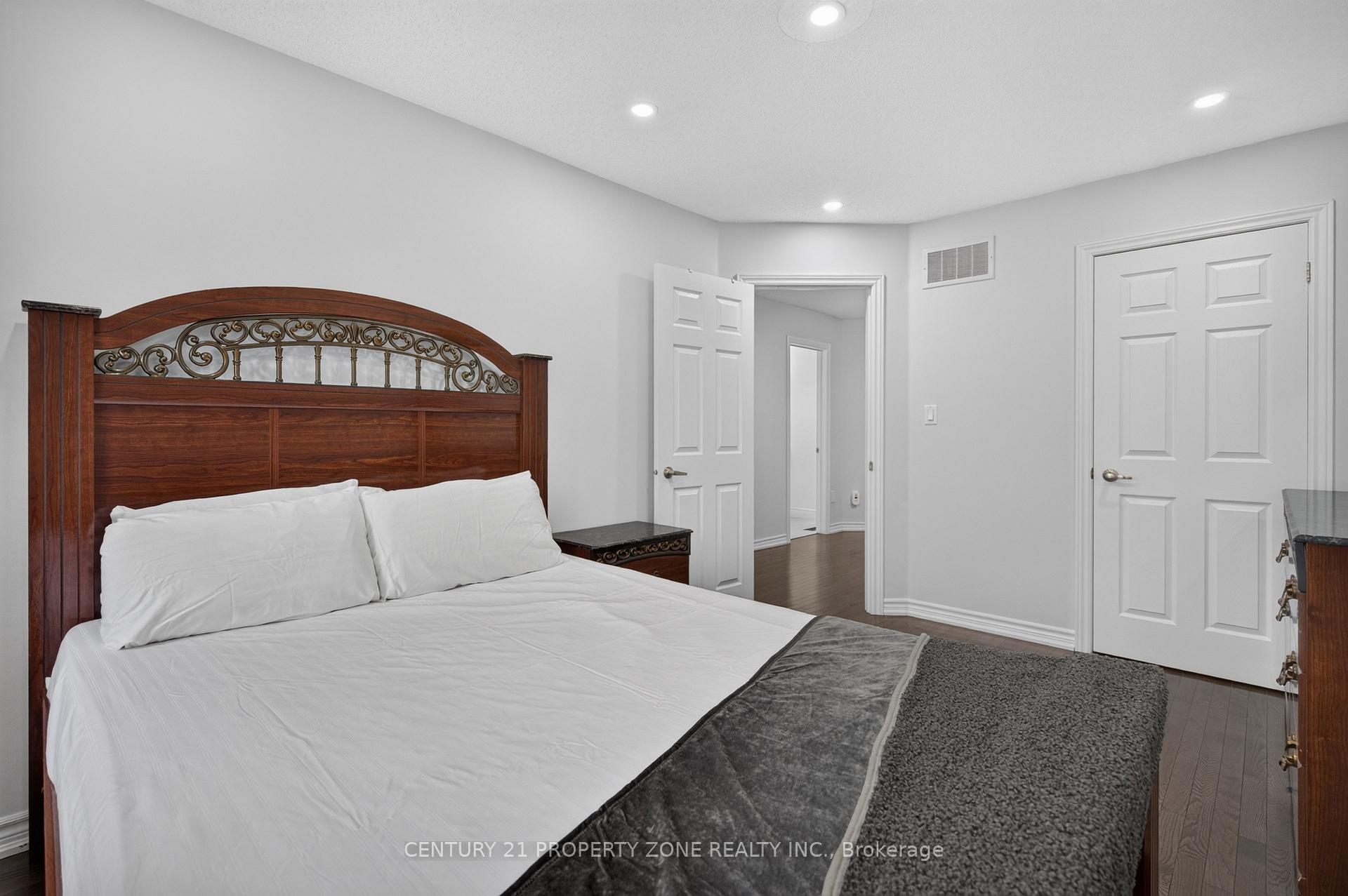 Photo 33 of 11 Selsdon Street, Brampton, Credit Valley — HOMEH