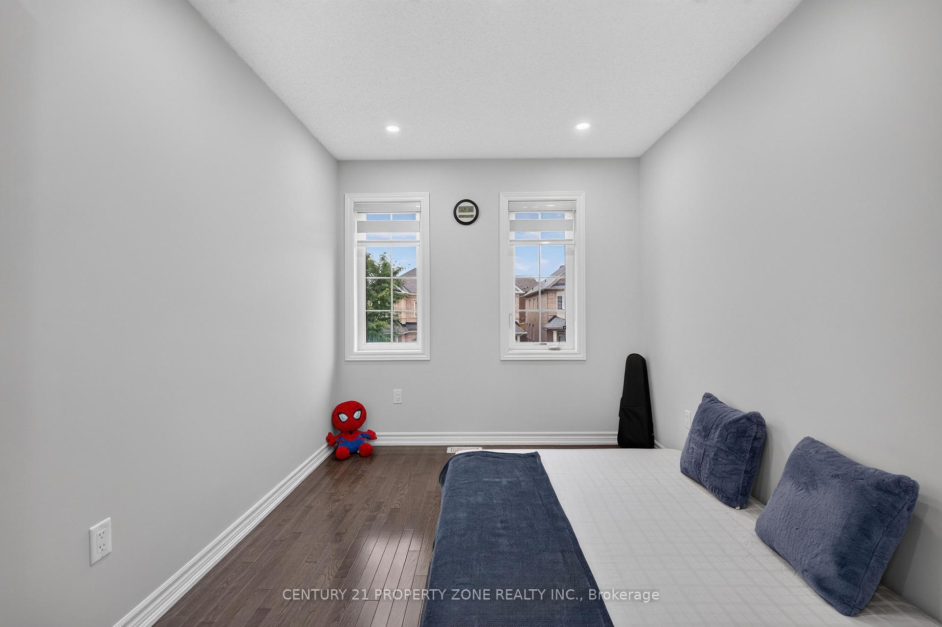 Photo 35 of 11 Selsdon Street, Brampton, Credit Valley — HOMEH