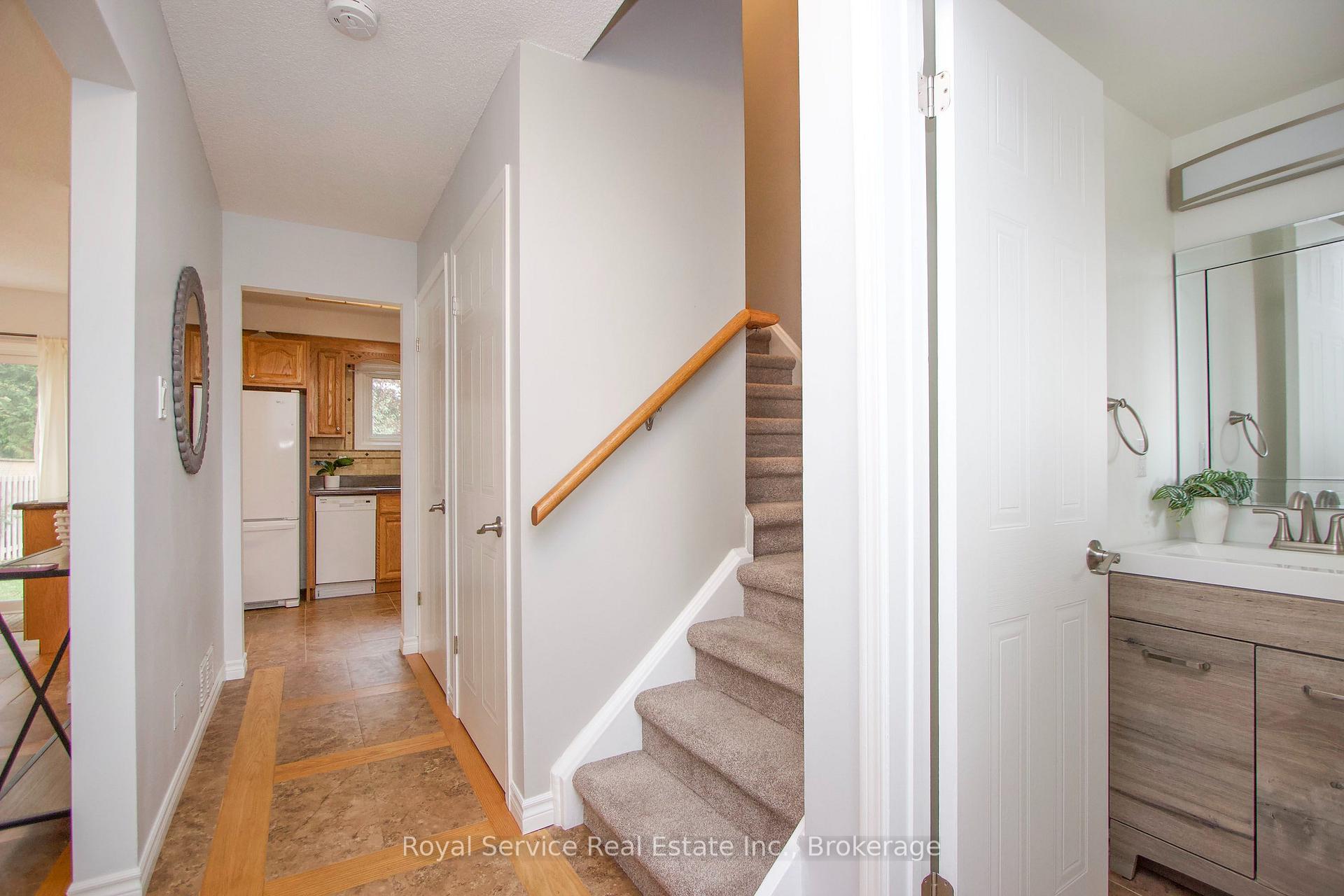 Photo 6 of 26 Sanders Drive, Port Hope — HOMEH