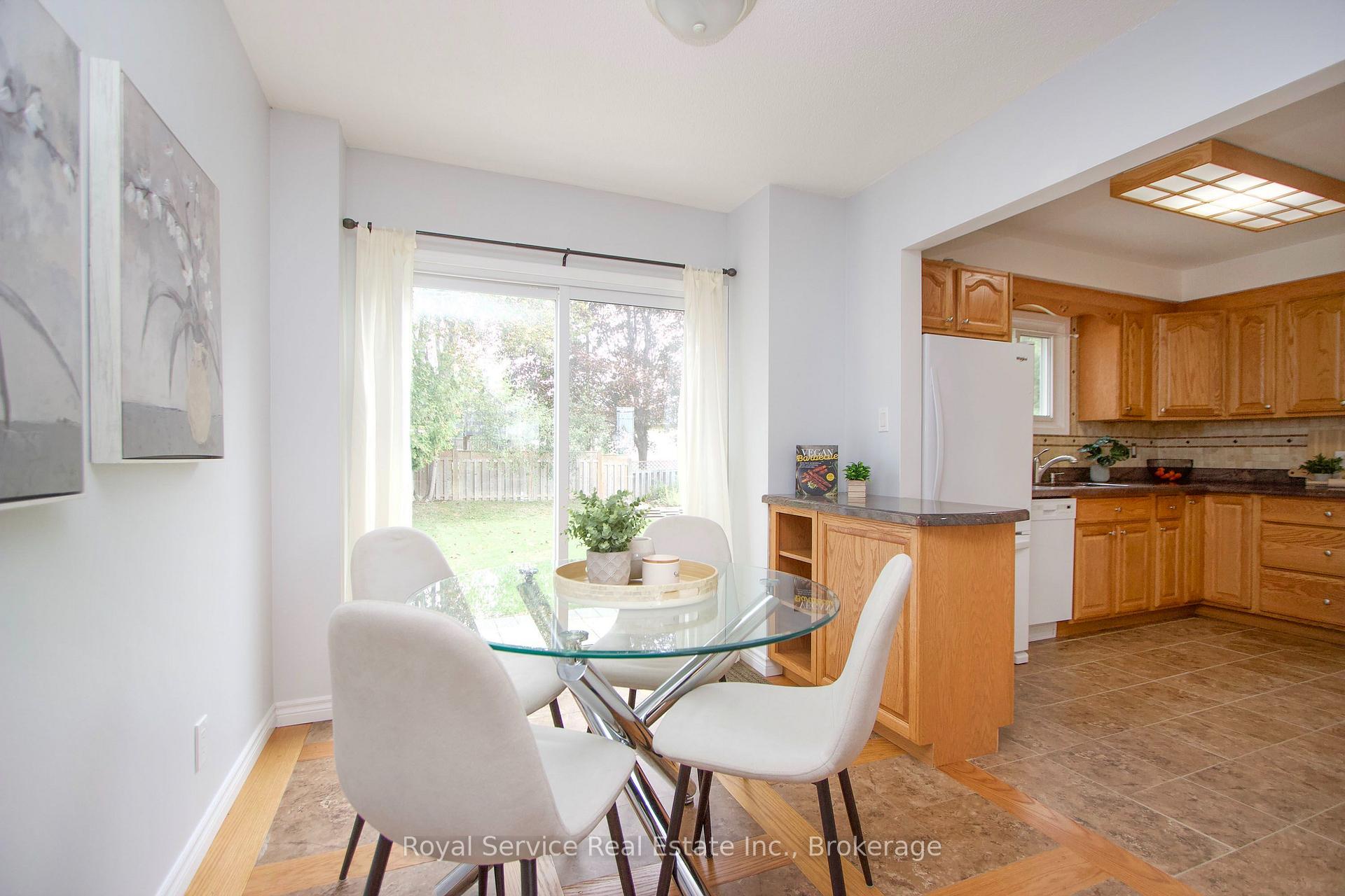 Photo 13 of 26 Sanders Drive, Port Hope — HOMEH