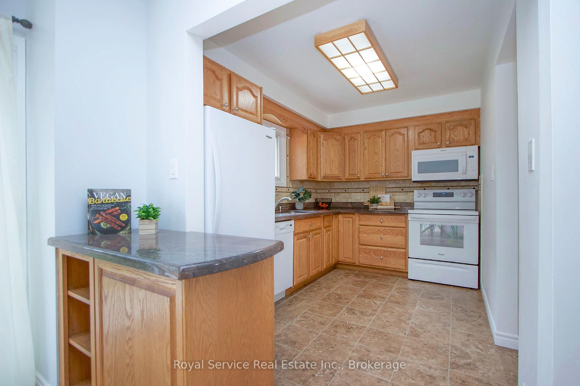 Photo 14 of 26 Sanders Drive, Port Hope — HOMEH