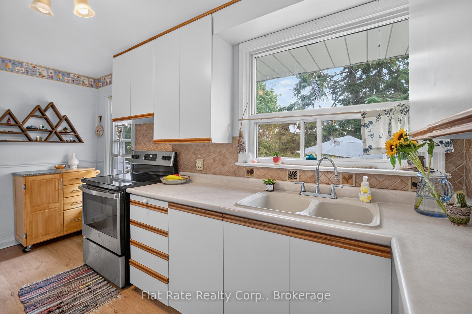 Photo 9 of 236 Gallagher Street, Peterborough, Northcrest Ward 5 — HOMEH