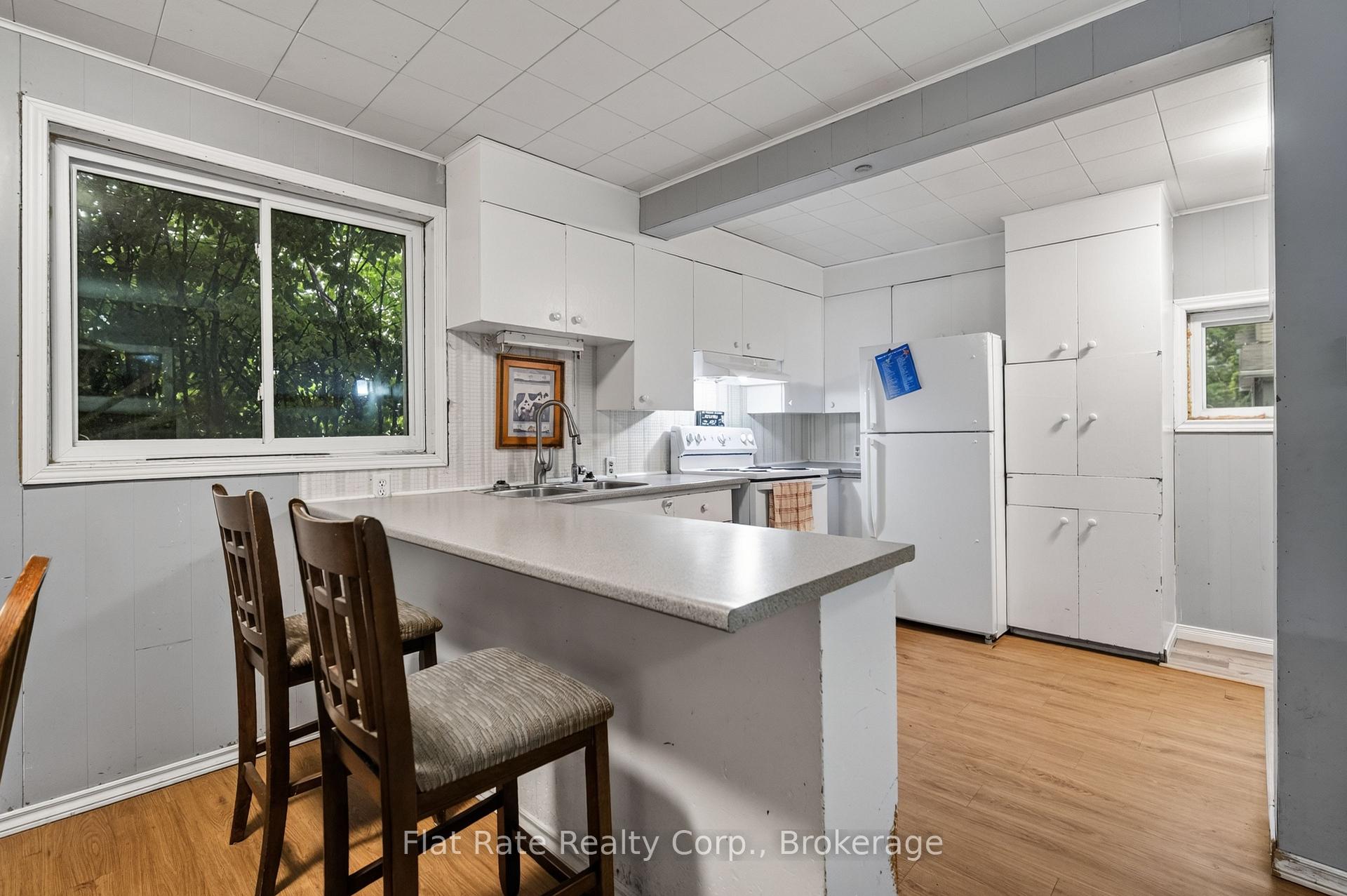 Photo 9 of 398 Edison Avenue, Peterborough, Otonabee Ward 1 — HOMEH