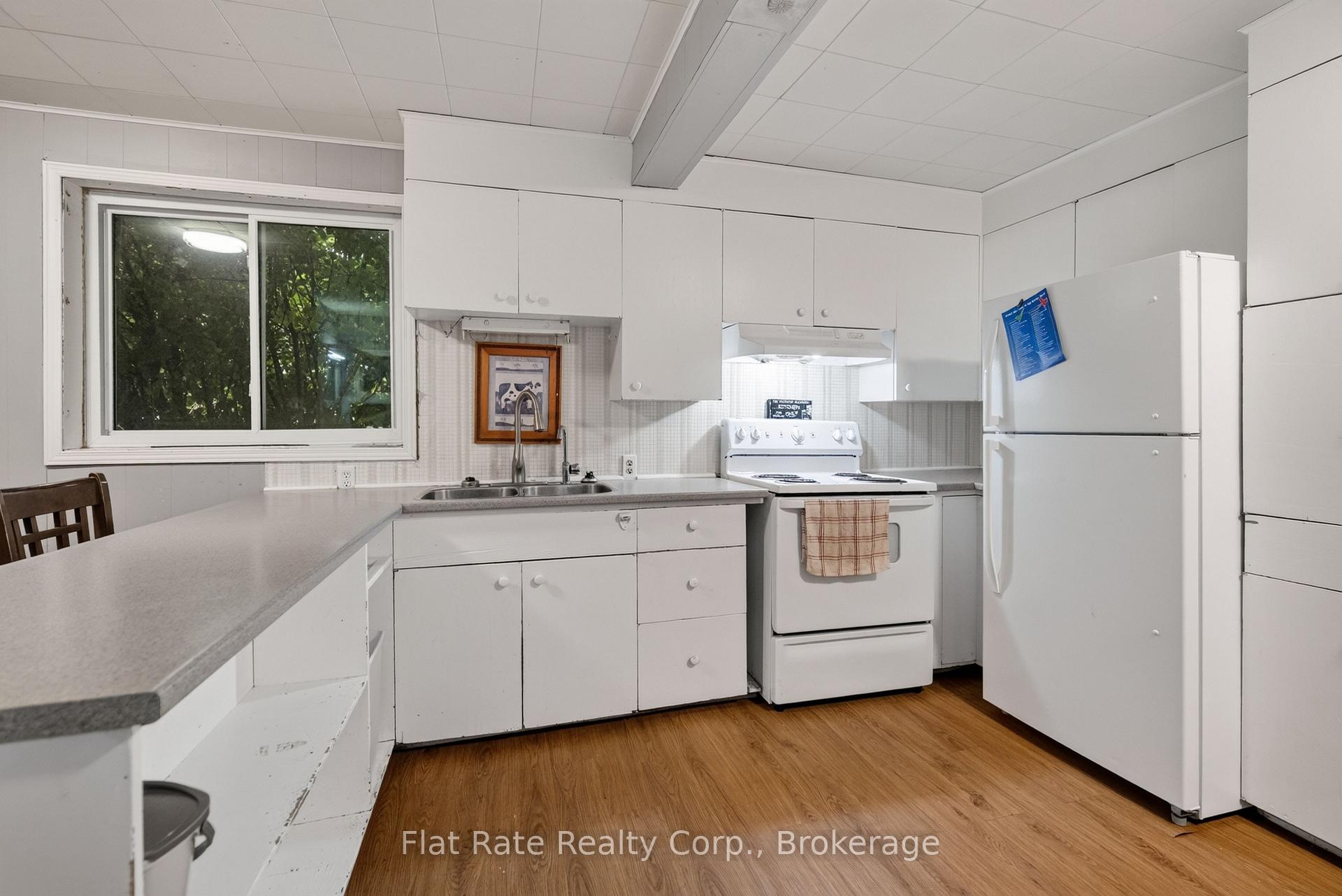 Photo 10 of 398 Edison Avenue, Peterborough, Otonabee Ward 1 — HOMEH