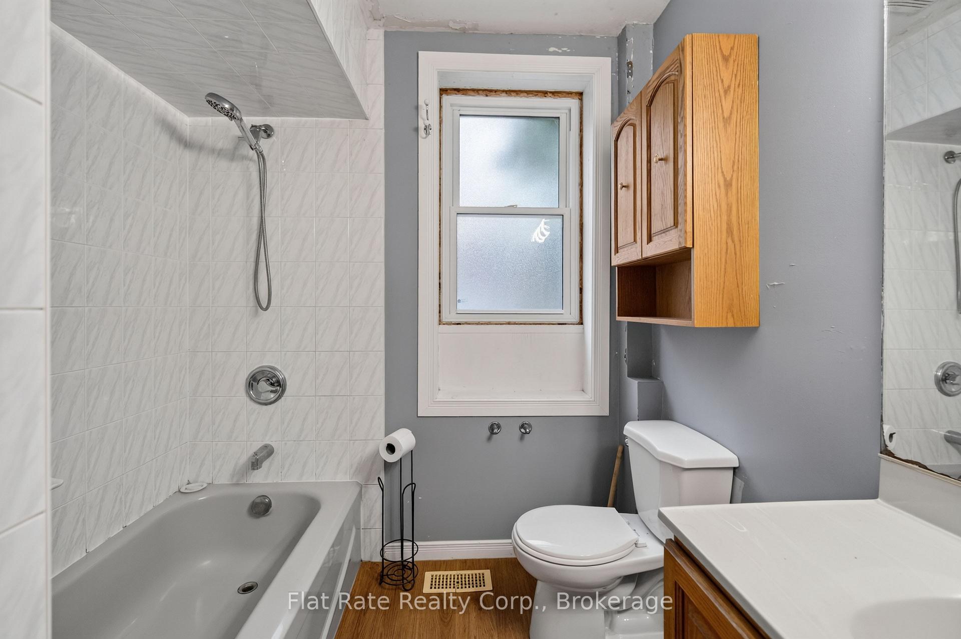 Photo 16 of 398 Edison Avenue, Peterborough, Otonabee Ward 1 — HOMEH