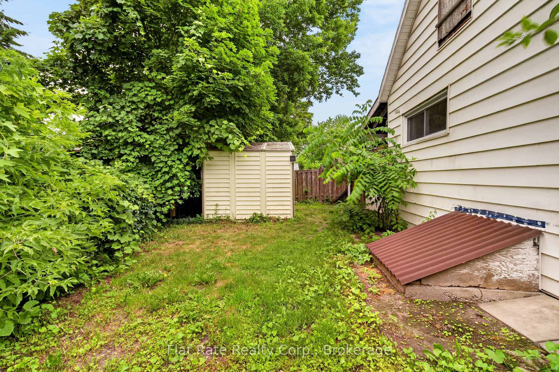 Photo 31 of 398 Edison Avenue, Peterborough, Otonabee Ward 1 — HOMEH