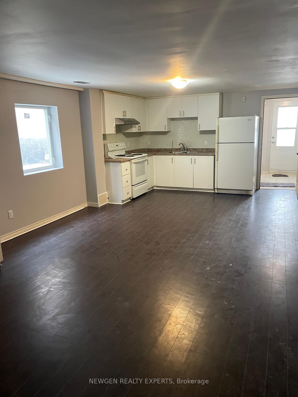 Photo 22 of 28 Royal Salisbury Way, Brampton, Madoc — HOMEH