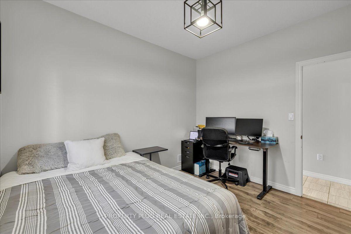 Photo 17 of 97 Marshall Drive, Guelph, Grange Road — HOMEH