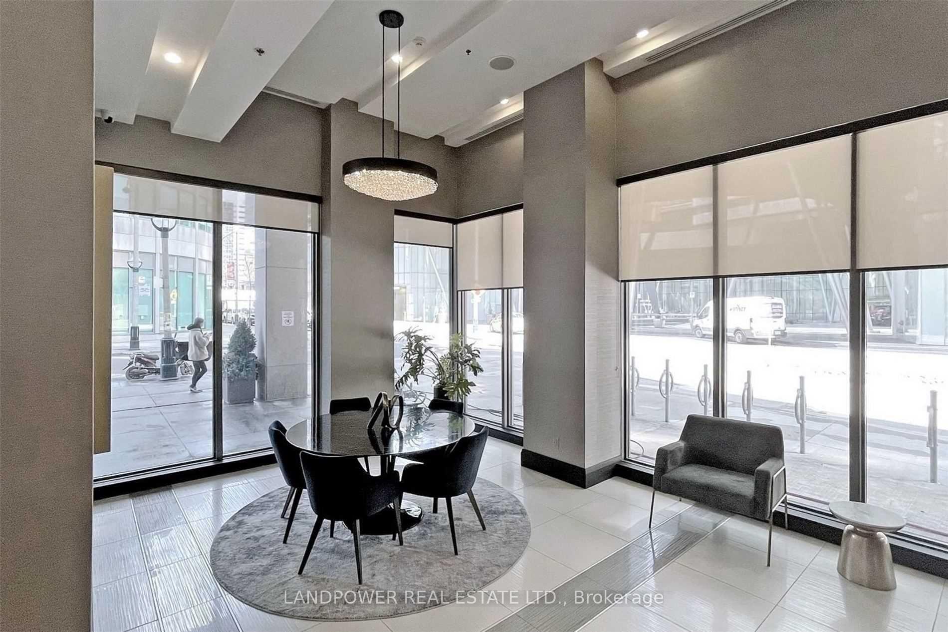Photo 3 of Unit 3315, 19 Grand Trunk Crescent, Toronto, Waterfront Communities — HOMEH