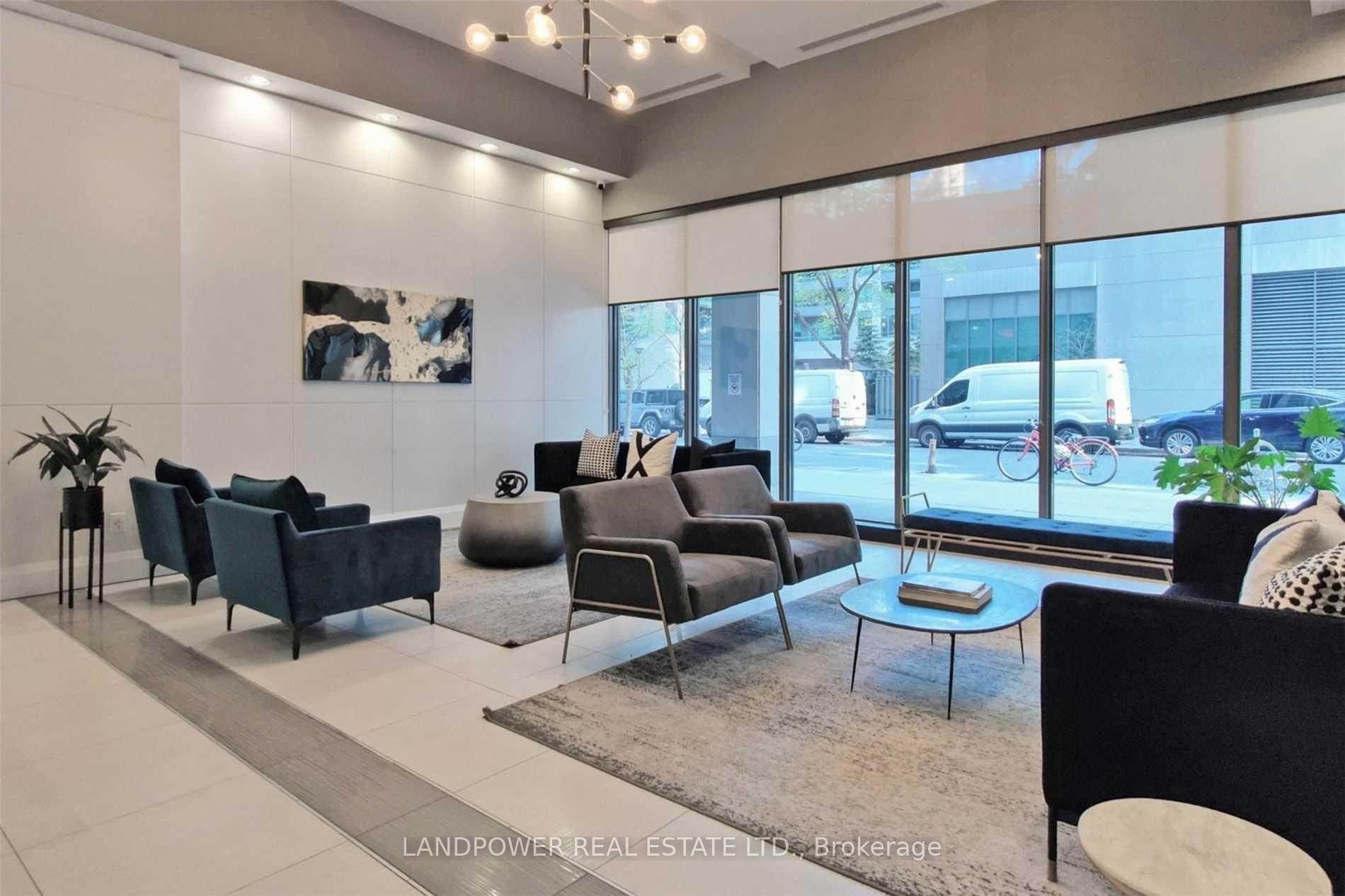 Photo 4 of Unit 3315, 19 Grand Trunk Crescent, Toronto, Waterfront Communities — HOMEH
