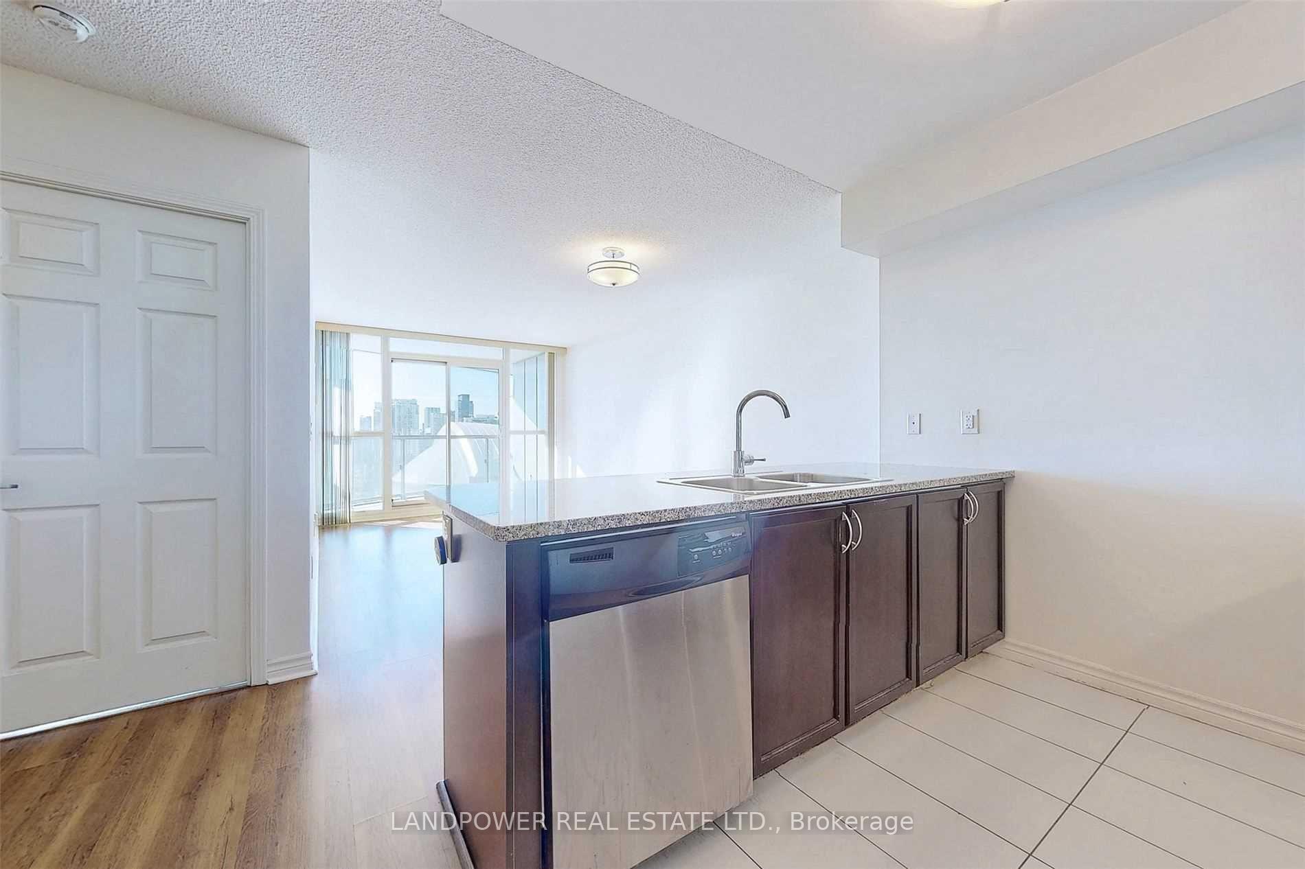 Photo 10 of Unit 3315, 19 Grand Trunk Crescent, Toronto, Waterfront Communities — HOMEH