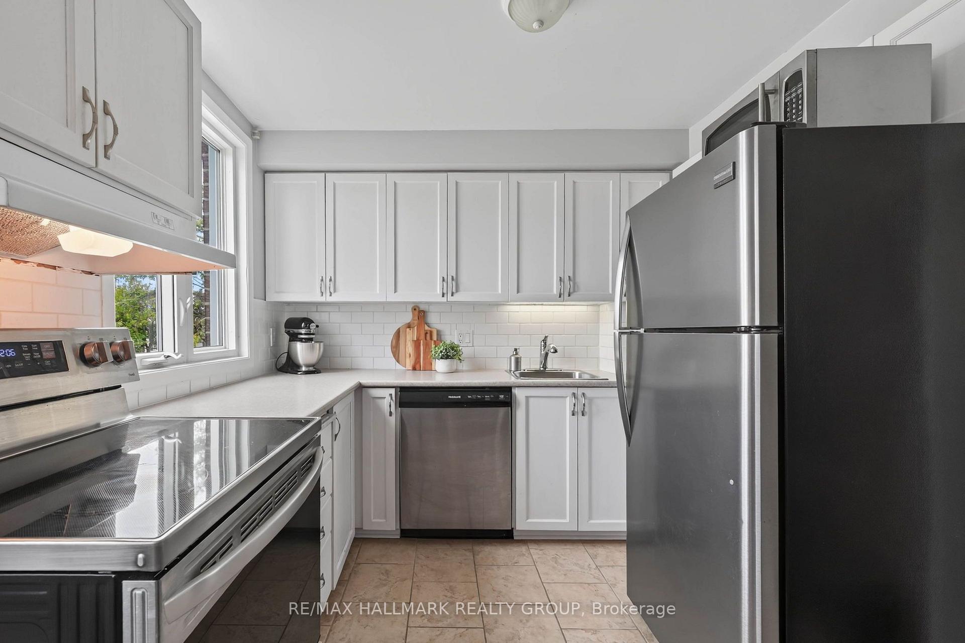 Photo 15 of Unit B, 6786 Jeanne Darc Boulevard, Ottawa, Convent Glen North — HOMEH