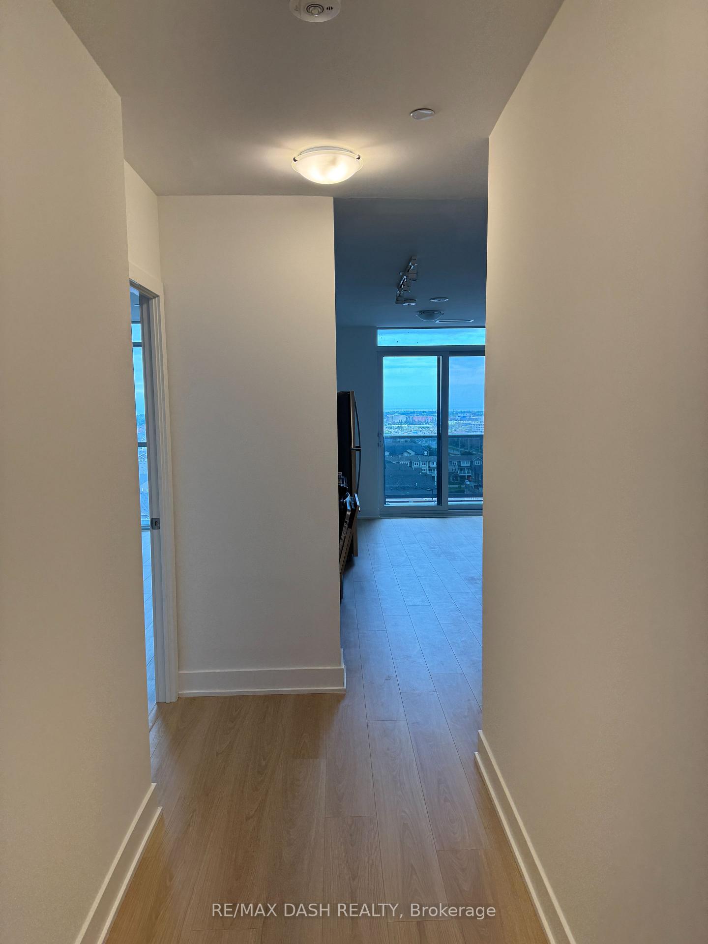 Photo 3 of Unit 924, 2545 Simcoe Street N, Oshawa, Windfields — HOMEH