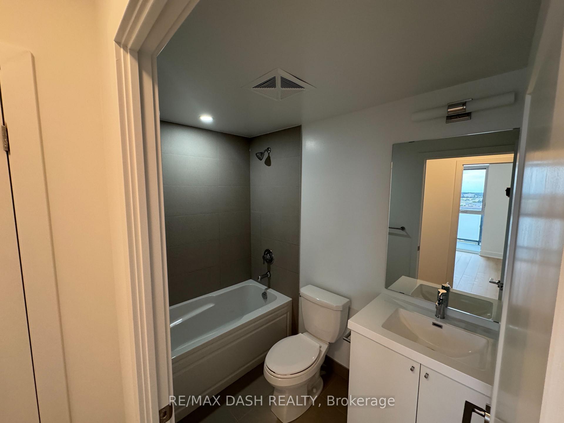 Photo 13 of Unit 924, 2545 Simcoe Street N, Oshawa, Windfields — HOMEH