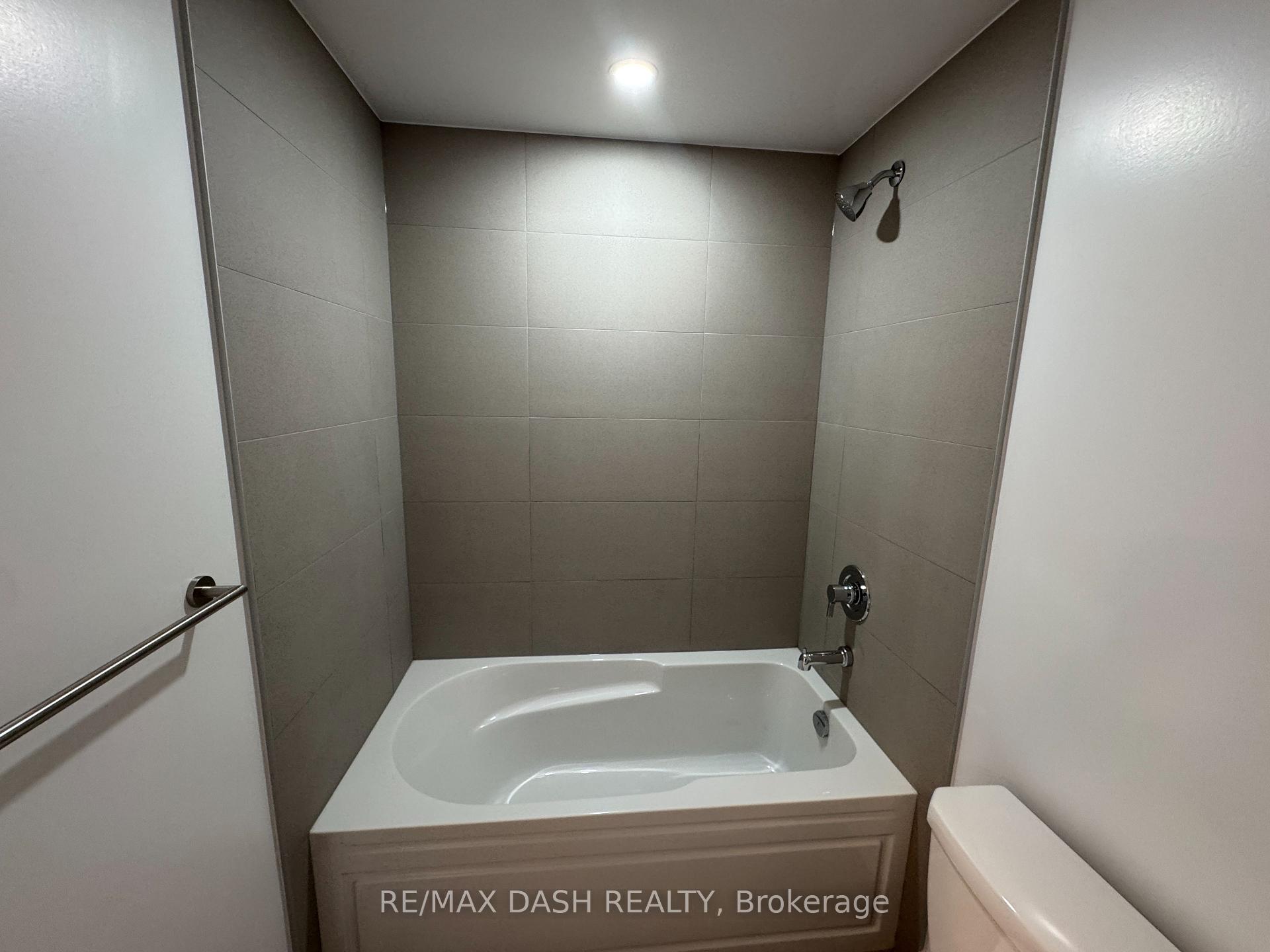 Photo 14 of Unit 924, 2545 Simcoe Street N, Oshawa, Windfields — HOMEH