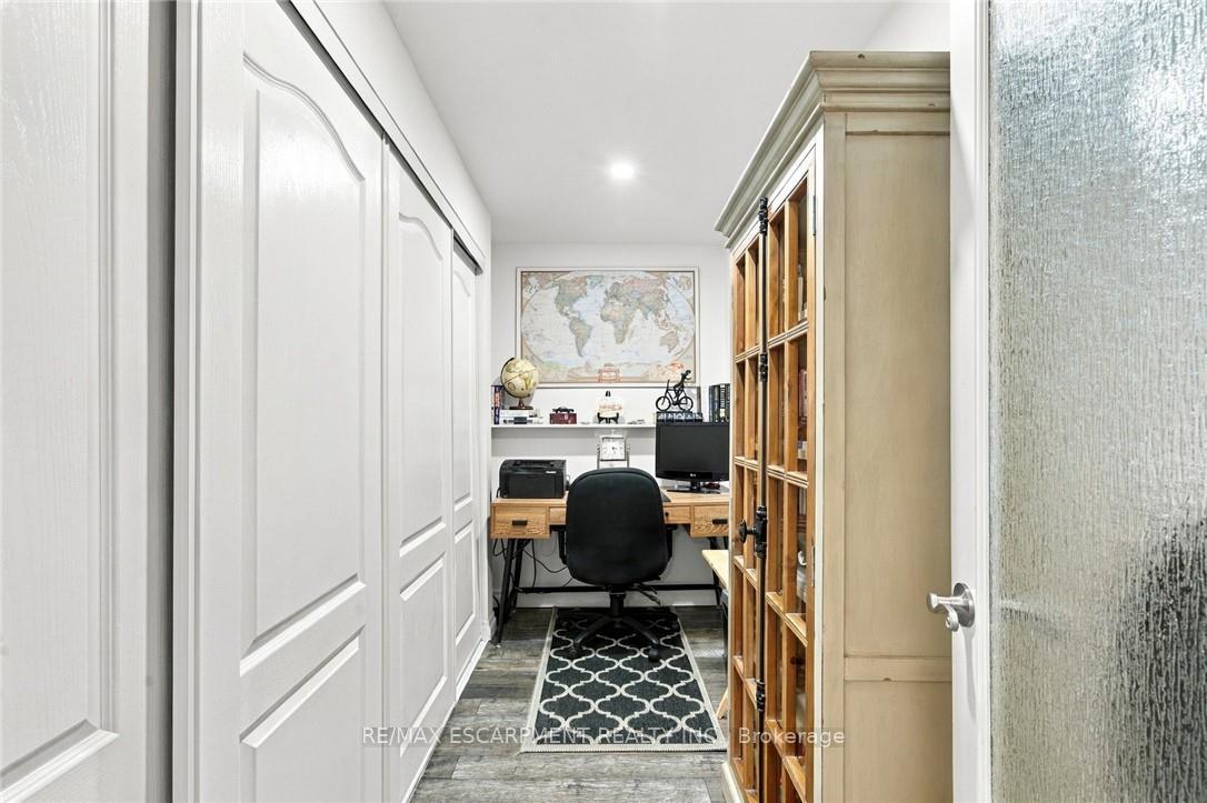 Photo 33 of 9793 Dickenson Road W, Hamilton, Airport Employment Area — HOMEH
