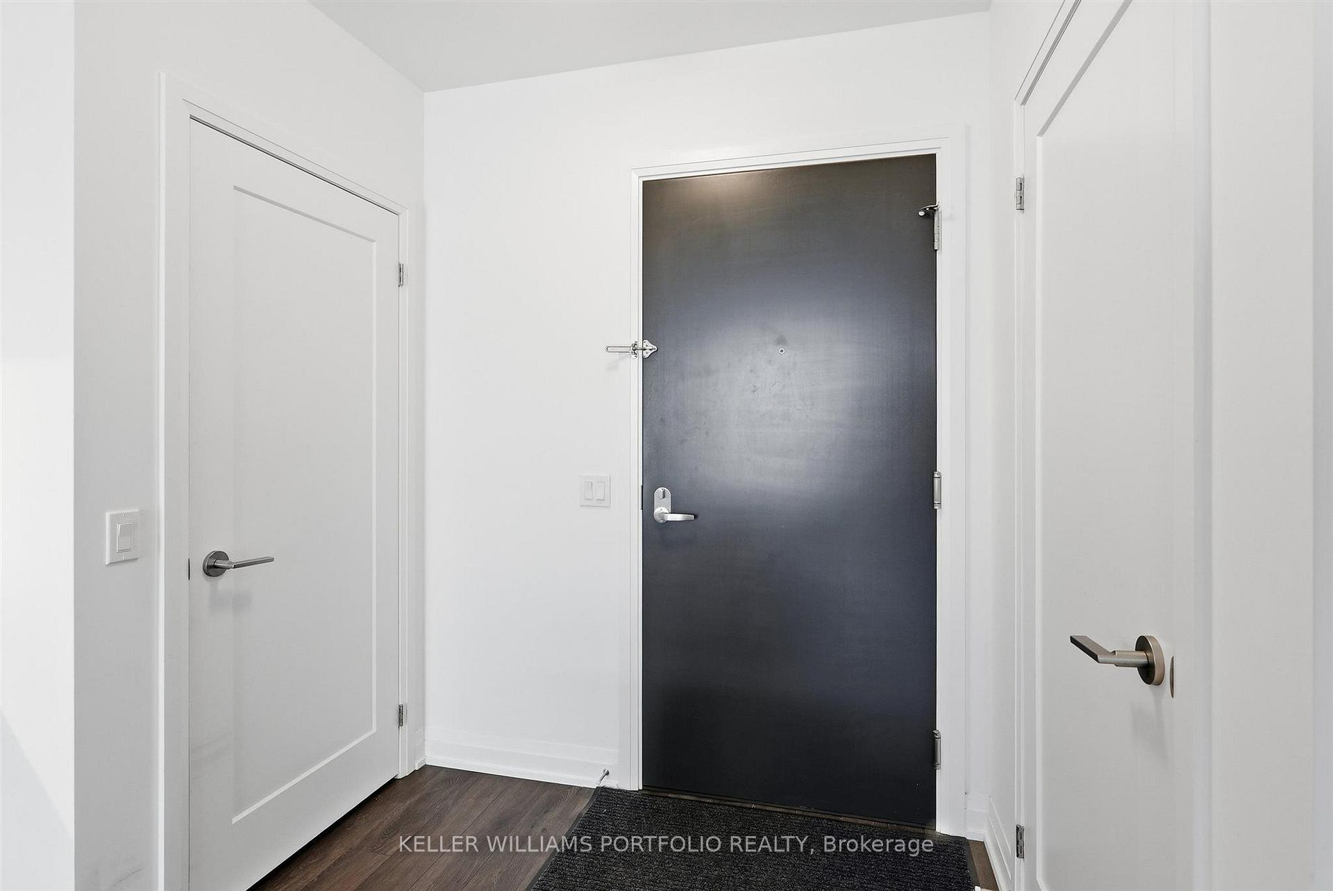 Photo 6 of Unit 811, 286 Main Street, Toronto, East End-Danforth — HOMEH