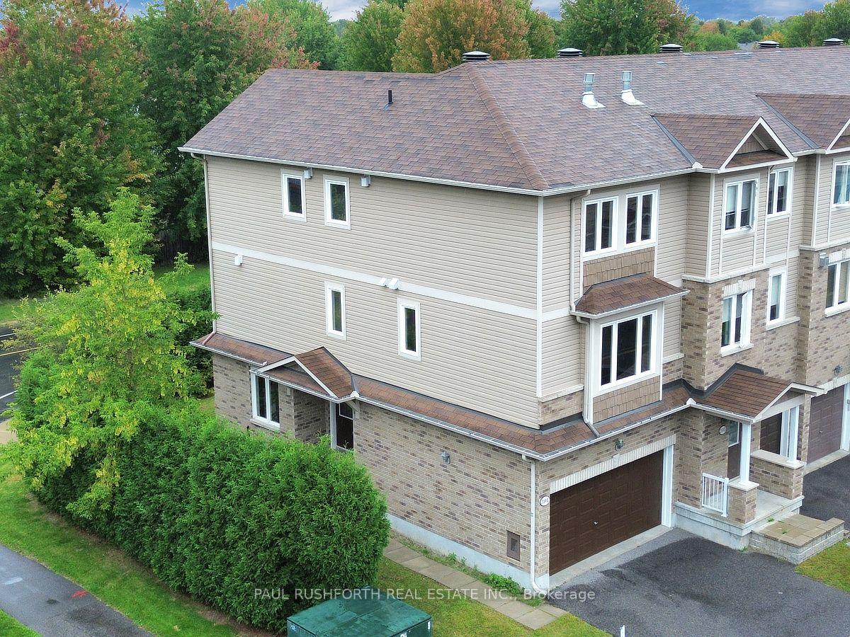 Photo 2 of 301 Mosaic Private, Ottawa, Kanata - Morgan's Grant/South March — HOMEH