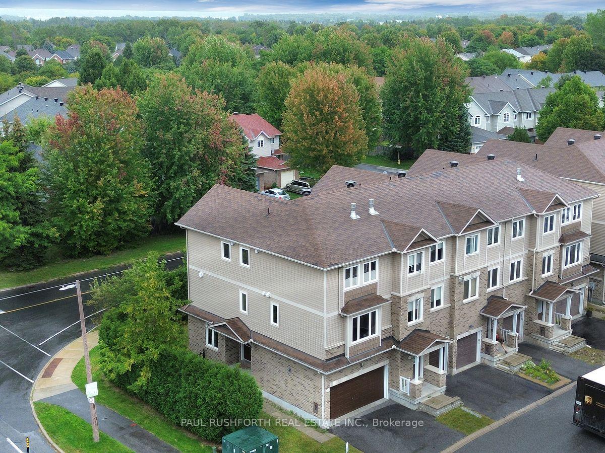Photo 3 of 301 Mosaic Private, Ottawa, Kanata - Morgan's Grant/South March — HOMEH
