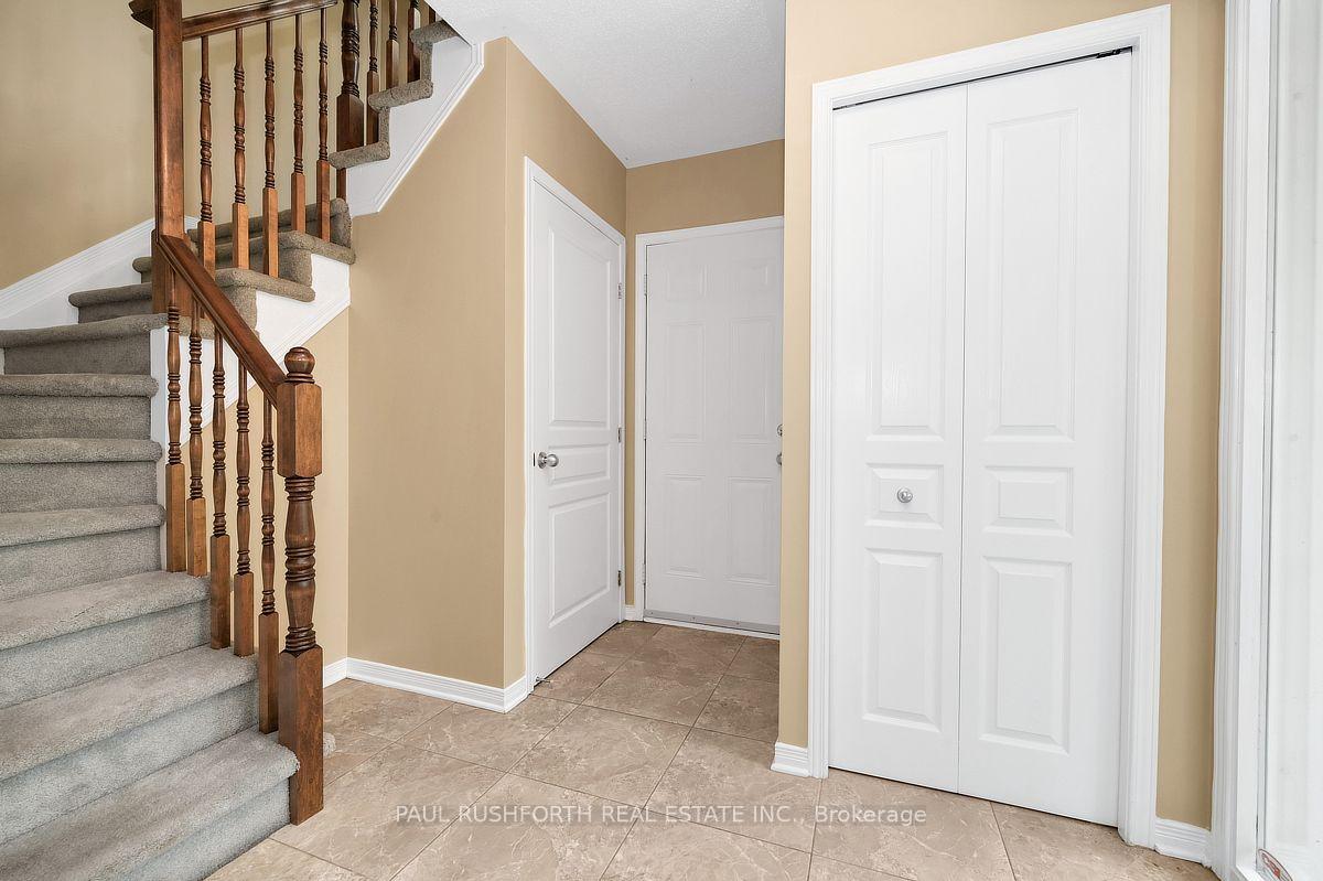 Photo 5 of 301 Mosaic Private, Ottawa, Kanata - Morgan's Grant/South March — HOMEH