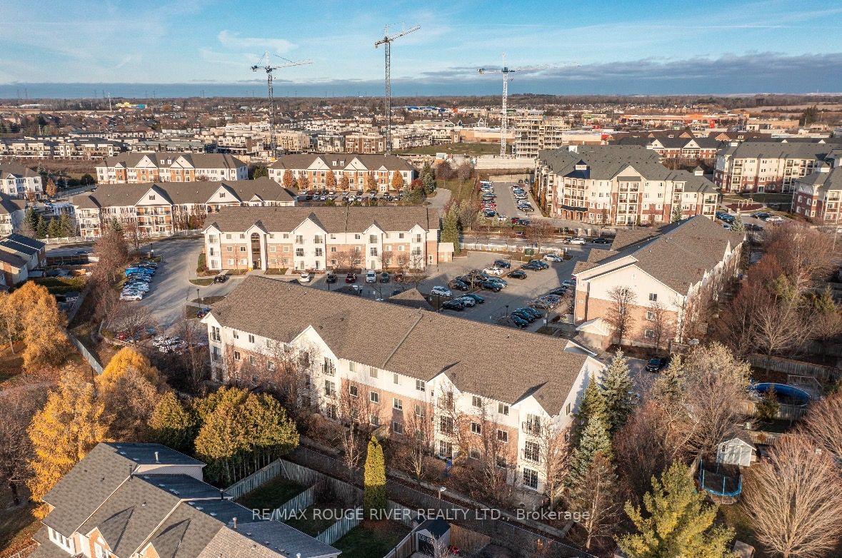 Photo 3 of Unit 210, 91 Aspen Springs Drive, Clarington, Bowmanville — HOMEH