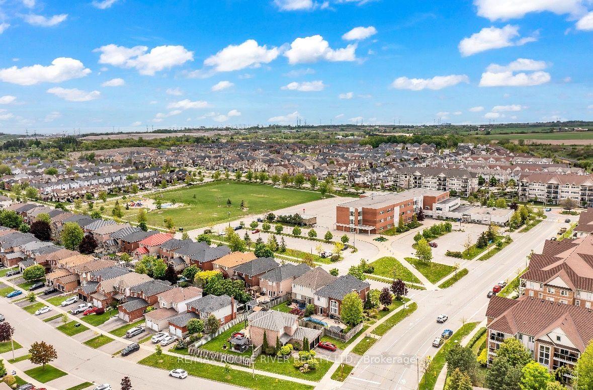 Photo 6 of Unit 210, 91 Aspen Springs Drive, Clarington, Bowmanville — HOMEH
