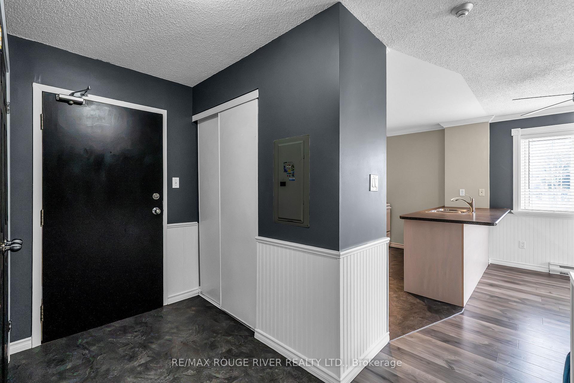 Photo 11 of Unit 210, 91 Aspen Springs Drive, Clarington, Bowmanville — HOMEH